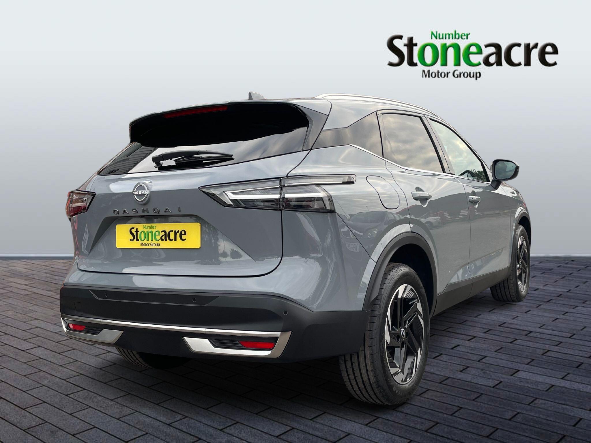 Nissan Qashqai 1.3 DIG-T MHEV N-Connecta Euro 6 (s/s) 5dr FM25YSR Image 2