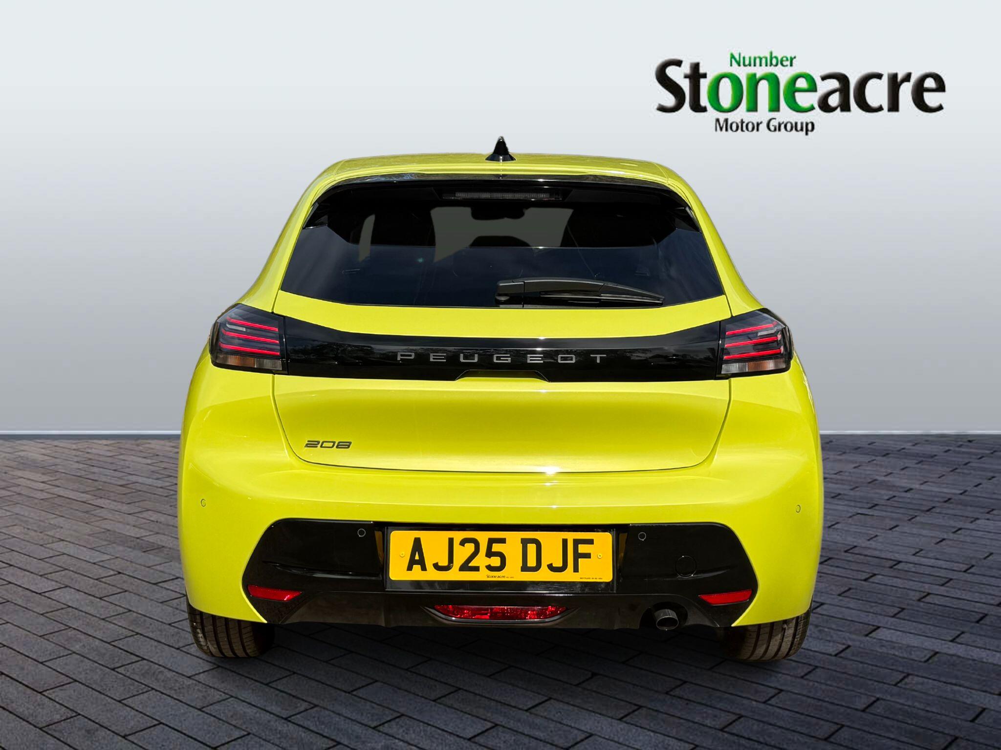 Peugeot 208 Image 3