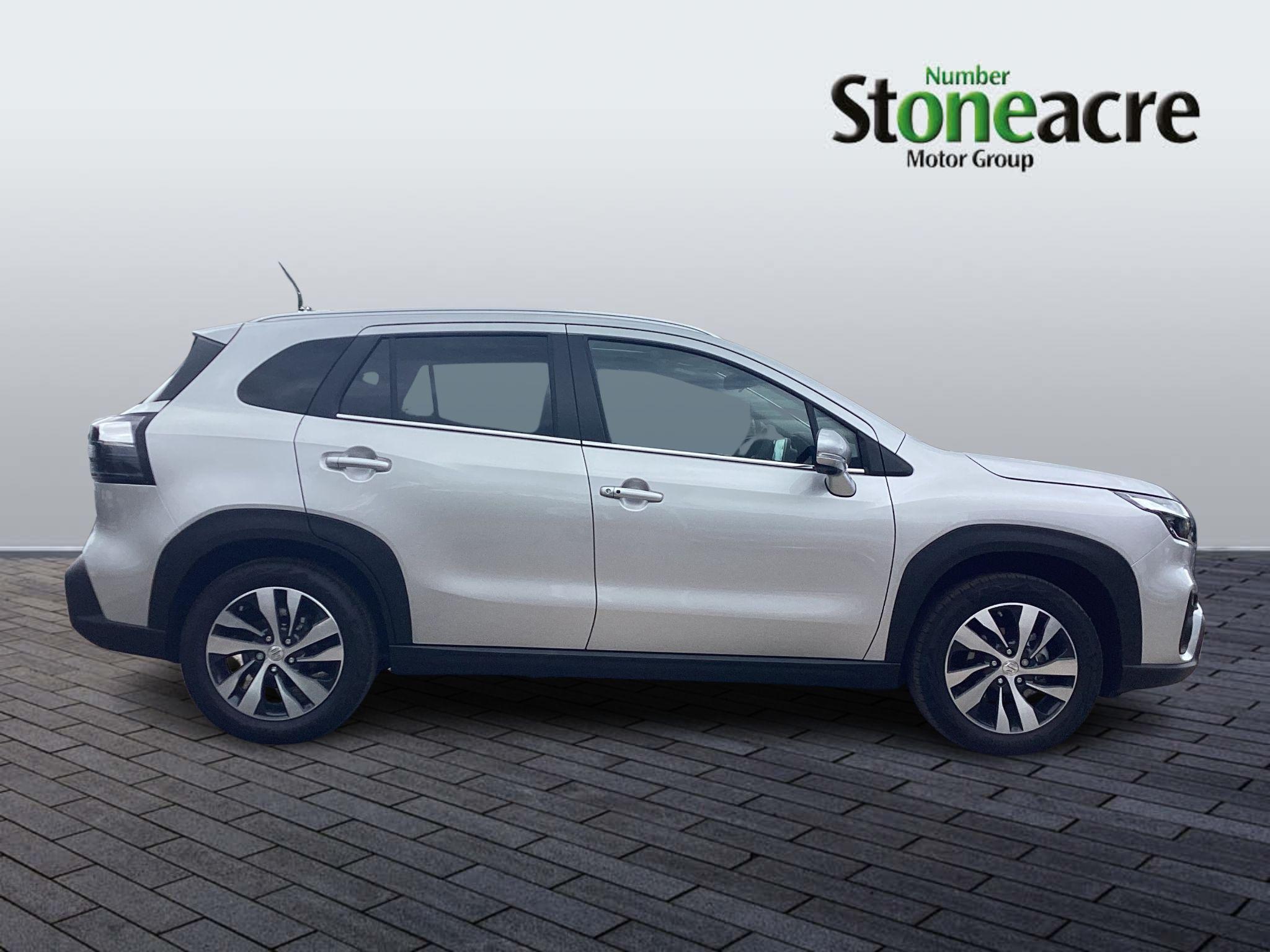 Suzuki S-Cross Image 2