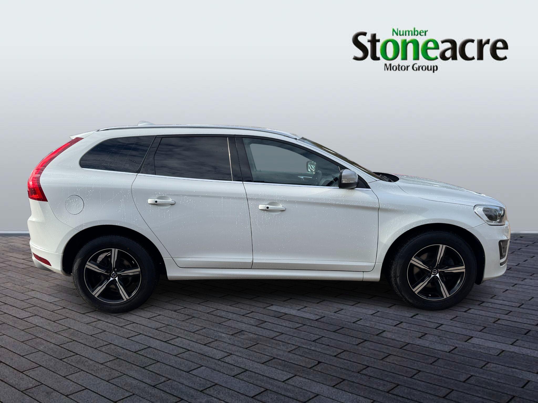 Volvo XC60 2.4 D4 R-Design Lux Nav AWD Euro 6 (s/s) 5dr SO16NDJ Image 2