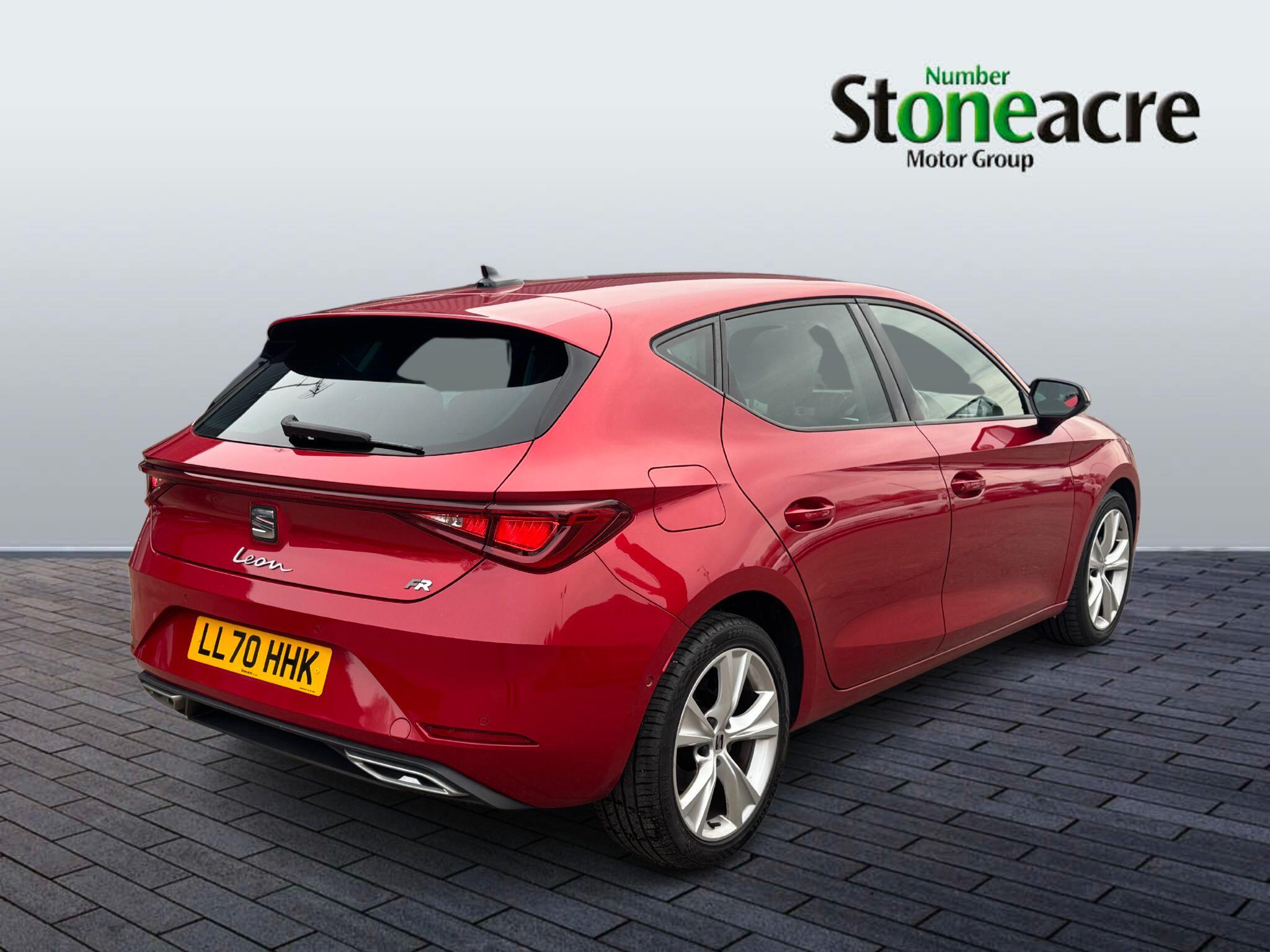 SEAT Leon 1.5 TSI EVO FR Euro 6 (s/s) 5dr LL70HHK Image 3