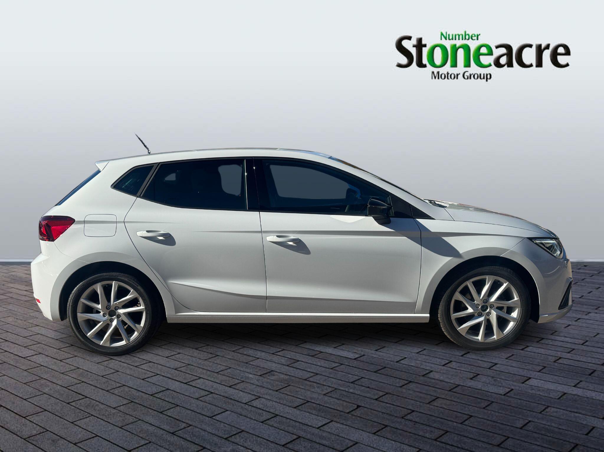 SEAT Ibiza 1.0 TSI FR Euro 6 (s/s) 5dr AF75UMX Image 2