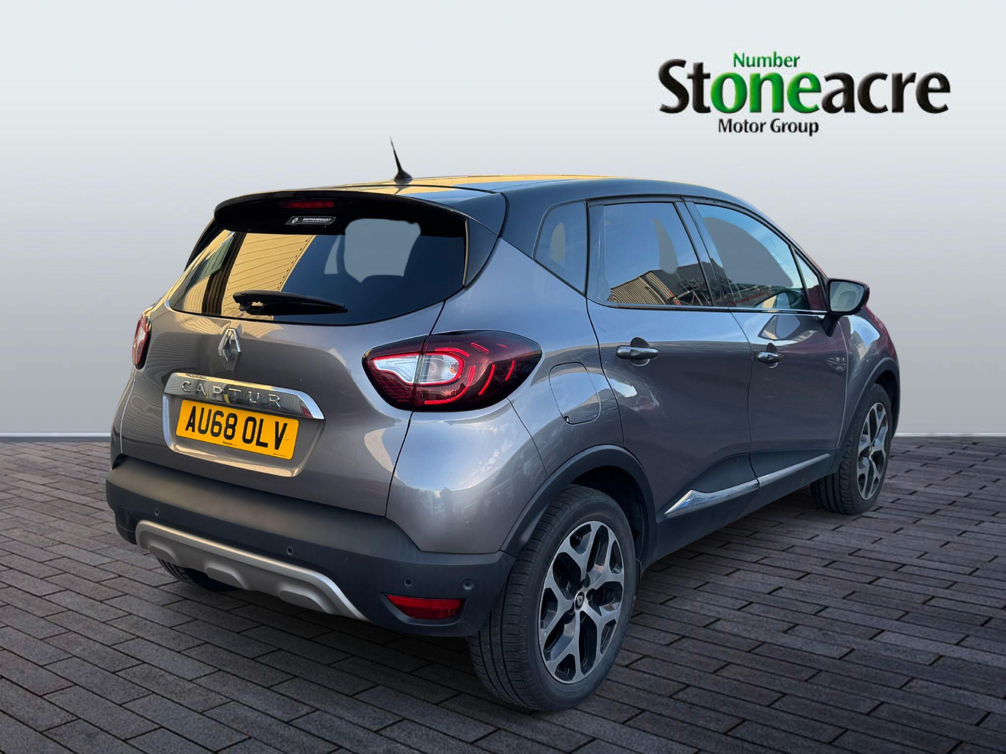 Renault Captur 0.9 TCE 90 GT Line 5dr AU68OLV Image 3