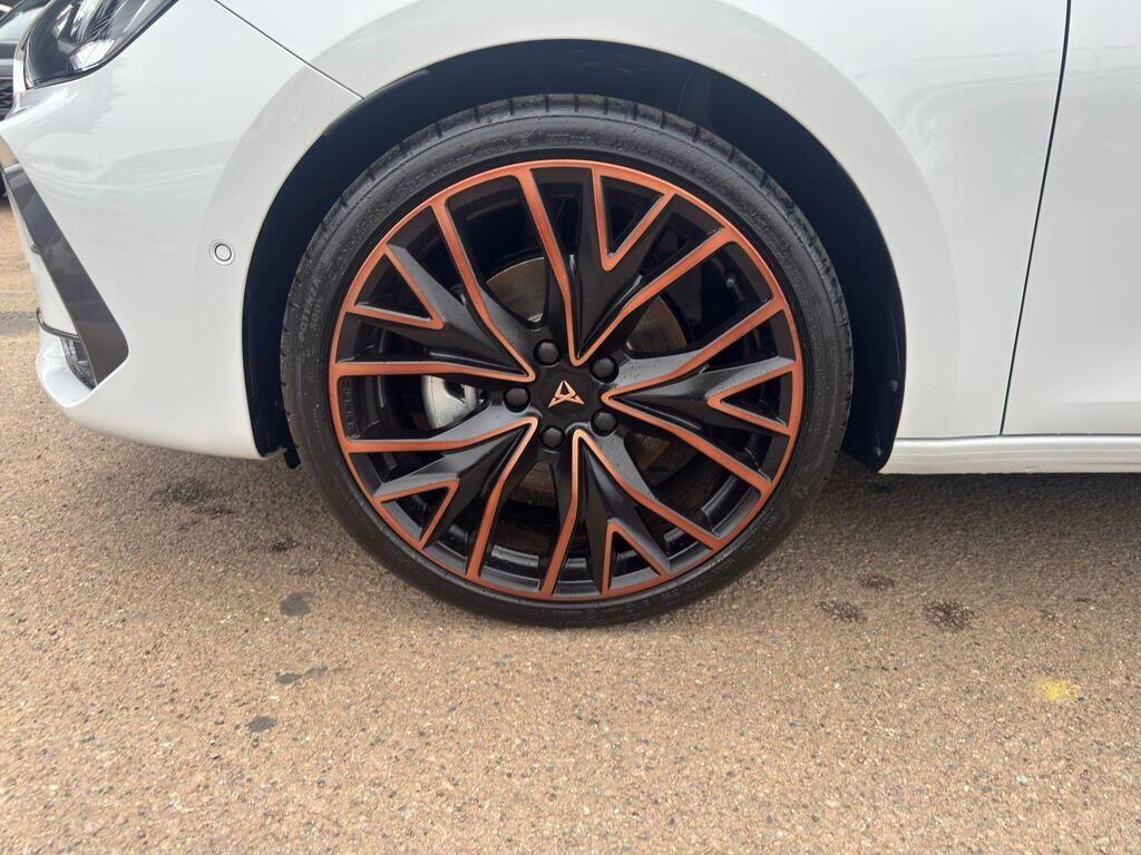 CUPRA Leon 1.5 eTSI V3 DSG Euro 6 (s/s) 5dr null Image 3