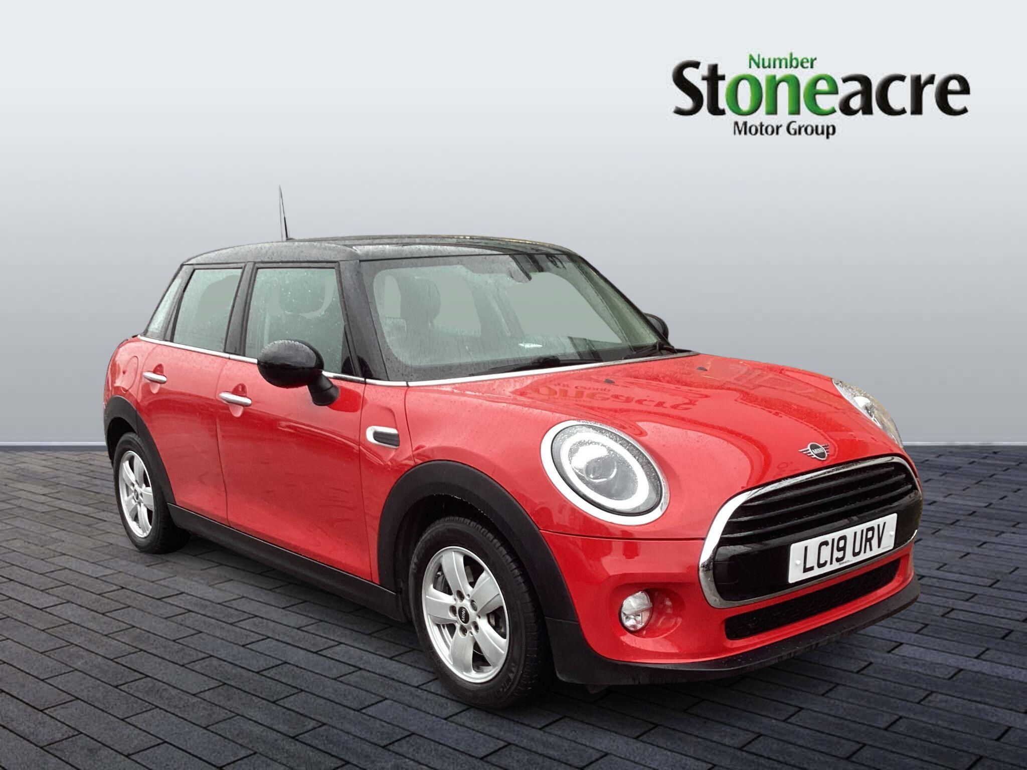 MINI Hatch 5-Door Hatch Cooper Classic LC19URV Image 1