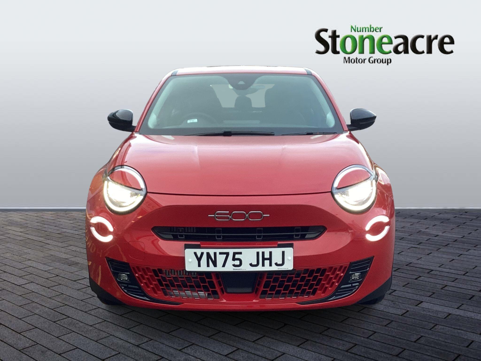 Fiat 600 1.2 MHEV e-DCT Euro 6 (s/s) 5dr YN75JHJ Image 3