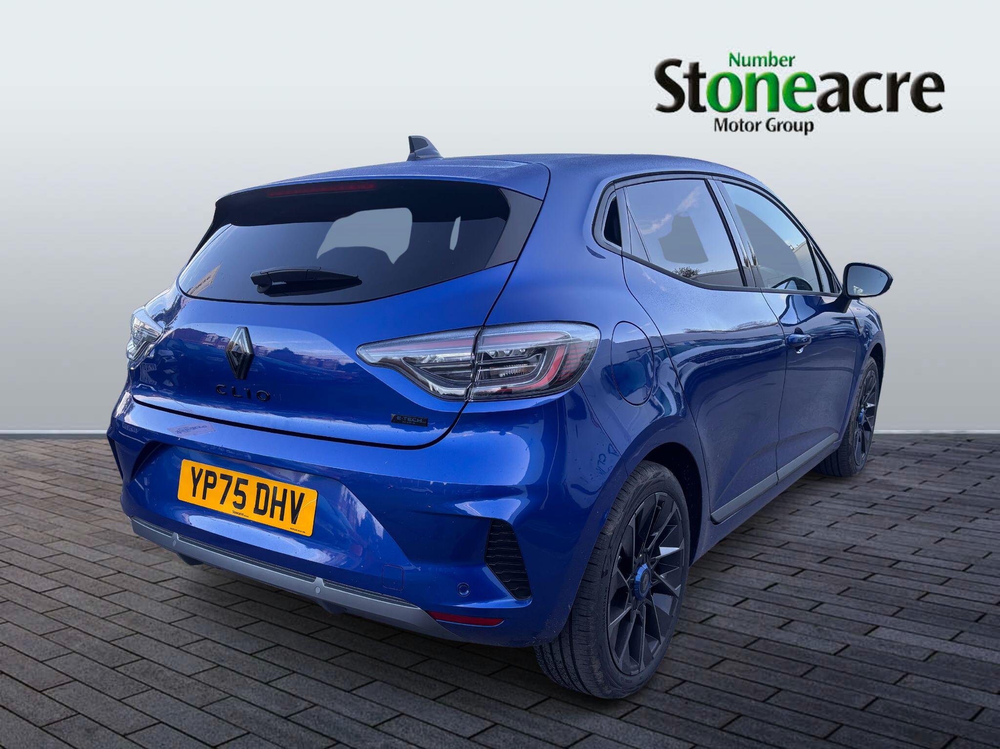 Renault Clio E-Tech 1.6 E-TECH esprit Alpine Auto Euro 6 (s/s) 5dr YP75DHV Image 3