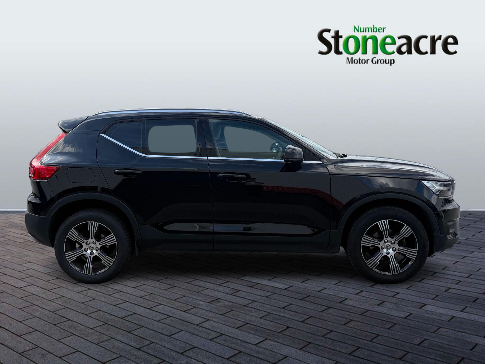 Volvo XC40 Image 2