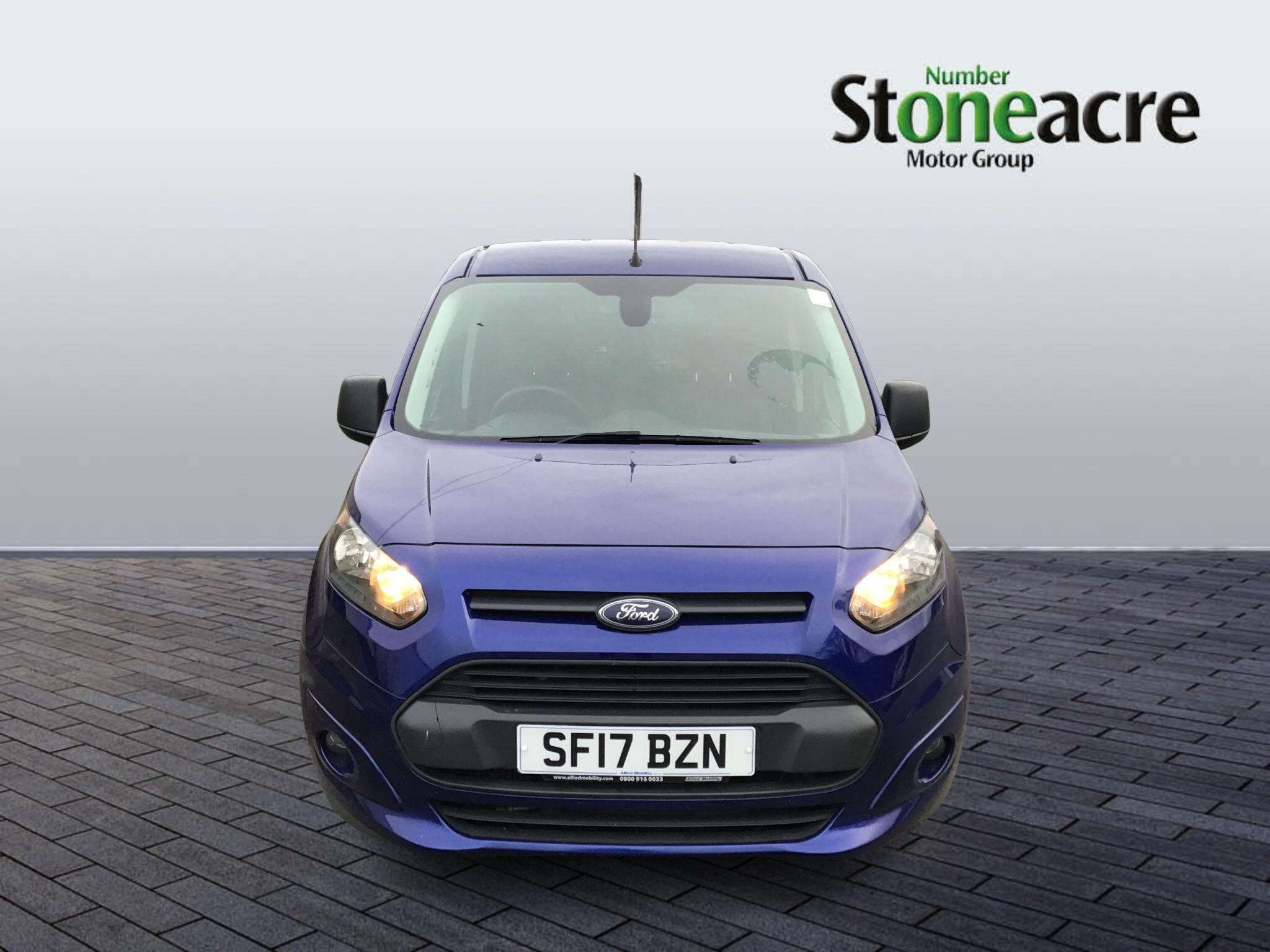 Ford Grand Tourneo Connect 1.5 TDCi Zetec Powershift Euro 6 (s/s) 5dr SF17BZN Image 2