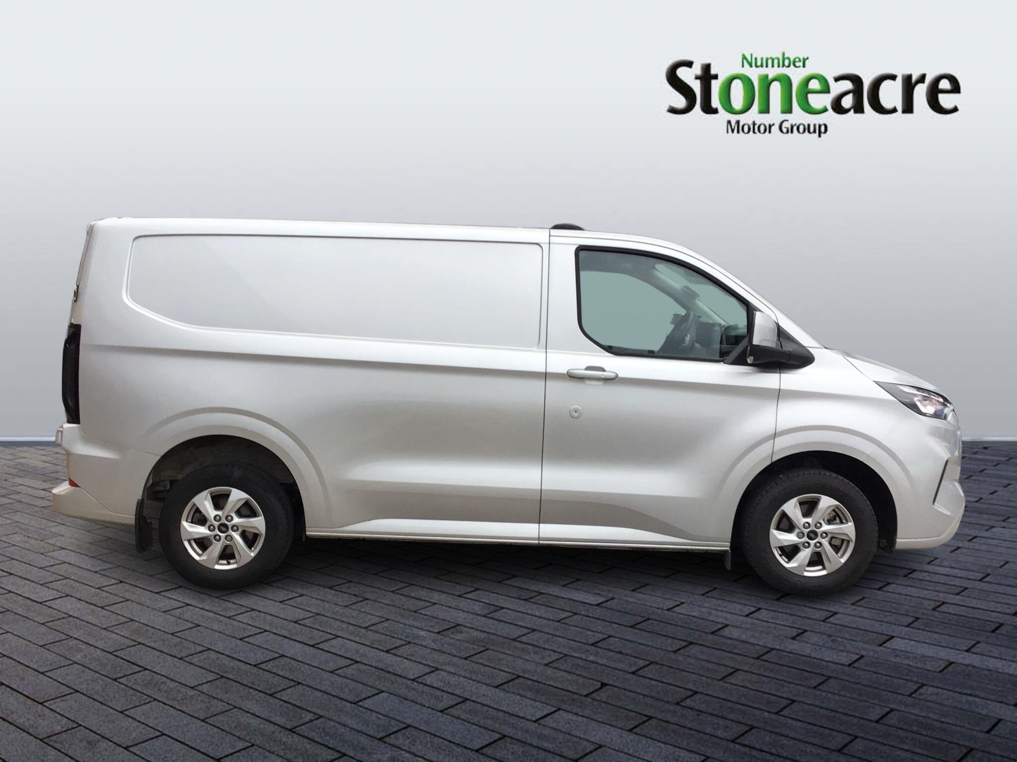 Ford Transit Custom Image 2
