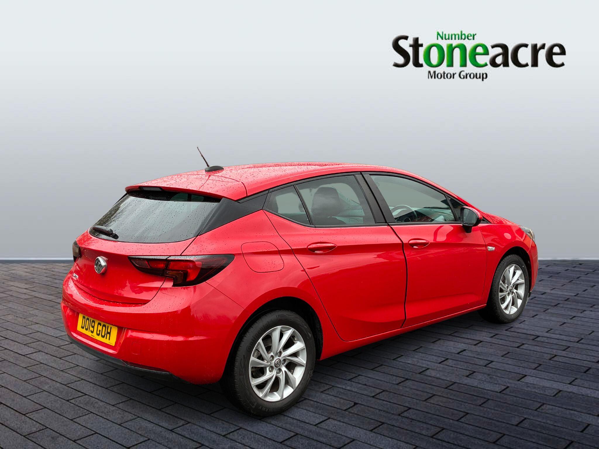 Vauxhall Astra 1.4i Turbo Tech Line Nav Euro 6 5dr DO19GOH Image 3