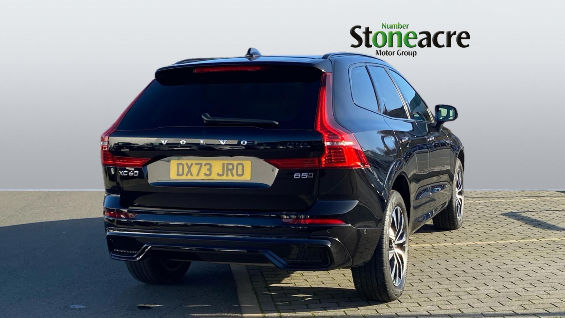 Volvo XC60 Plus Dark B5 (250 hp) DX73JRO Image 2