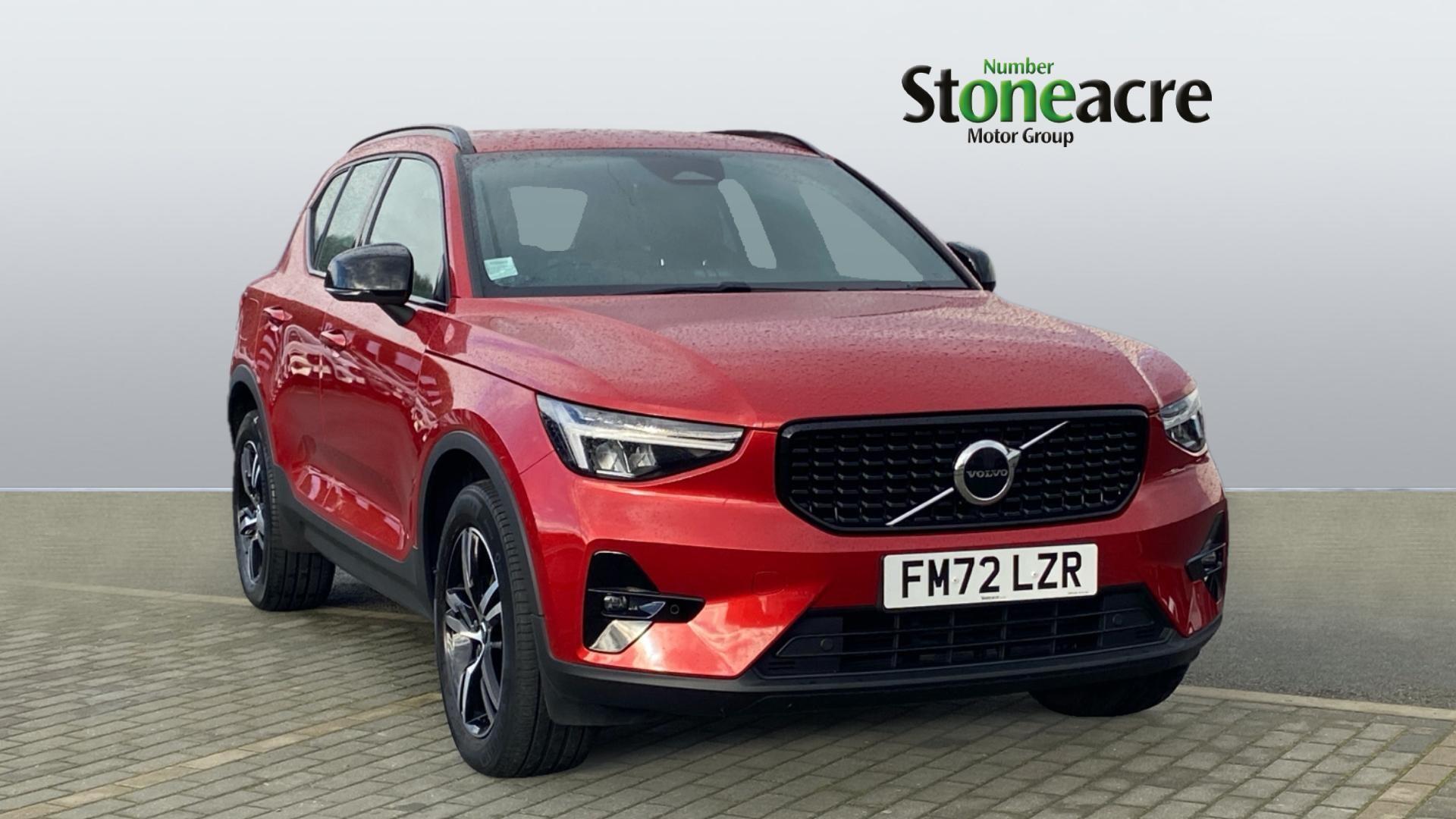 Volvo XC40 2.0 B3P Plus Dark 5dr Auto FM72LZR Image 1