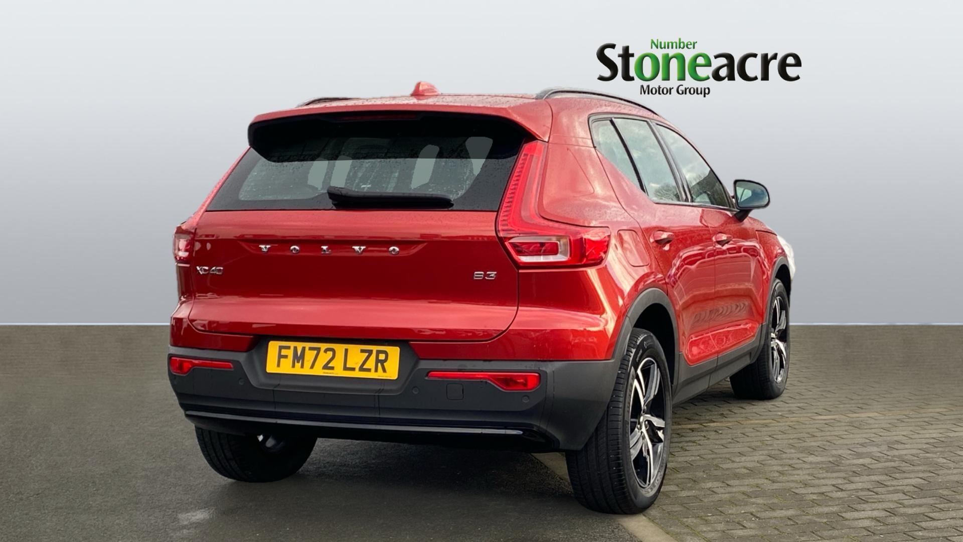 Volvo XC40 2.0 B3P Plus Dark 5dr Auto FM72LZR Image 2