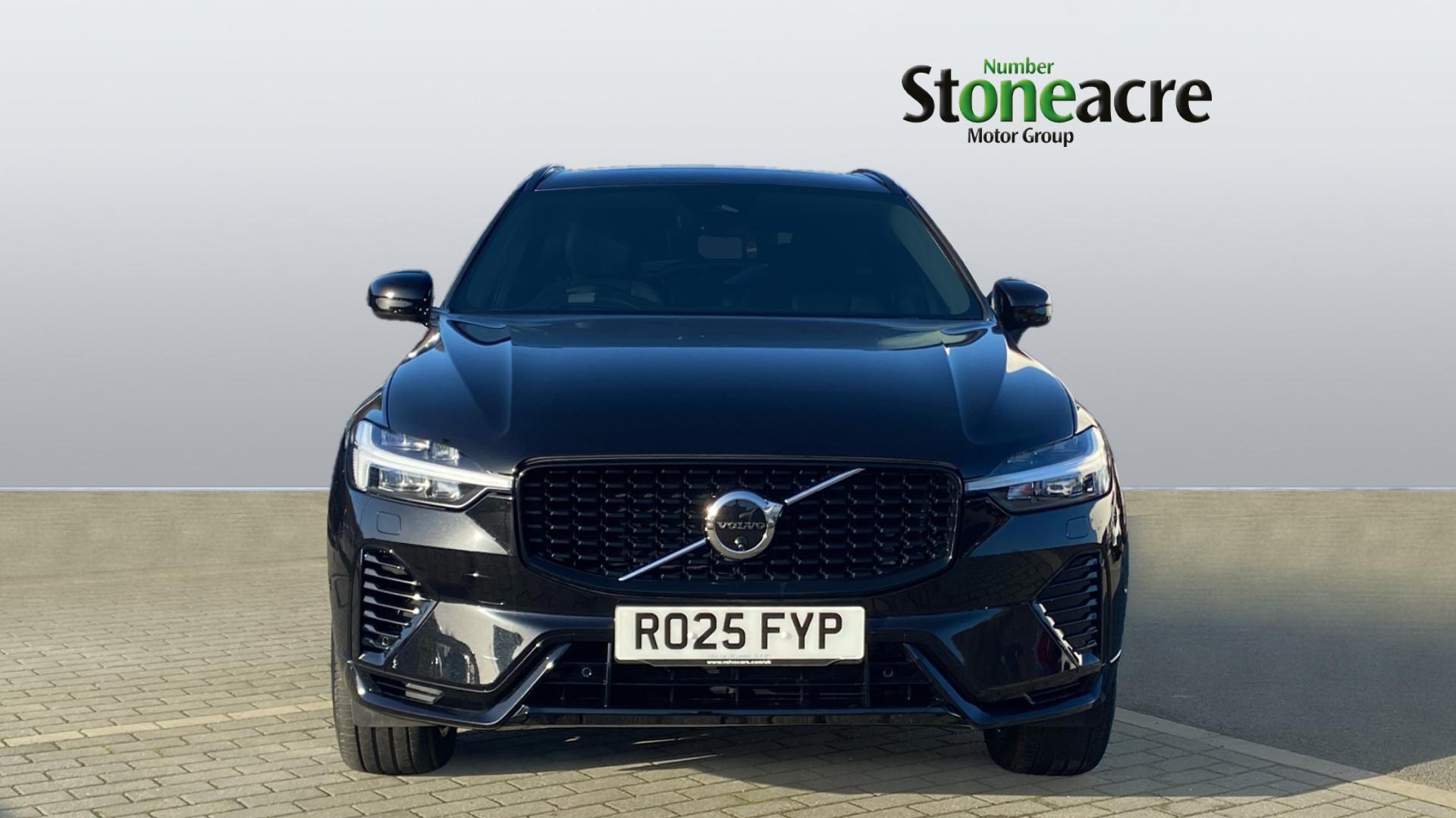 Volvo XC60 2.0h T8 18.8kWh Ultra Dark Auto AWD Euro 6 (s/s) 5dr RO25FYP Image 2