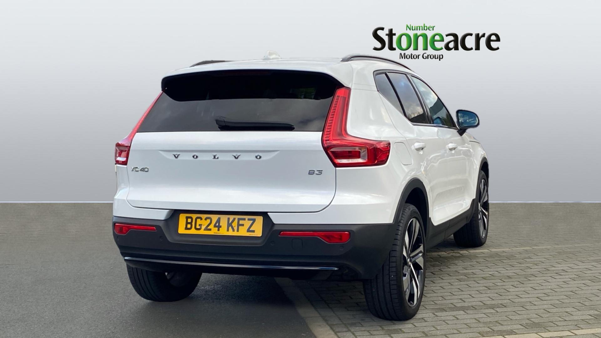 Volvo XC40 Ultimate Dark B3 (163 hp) BG24KFZ Image 2
