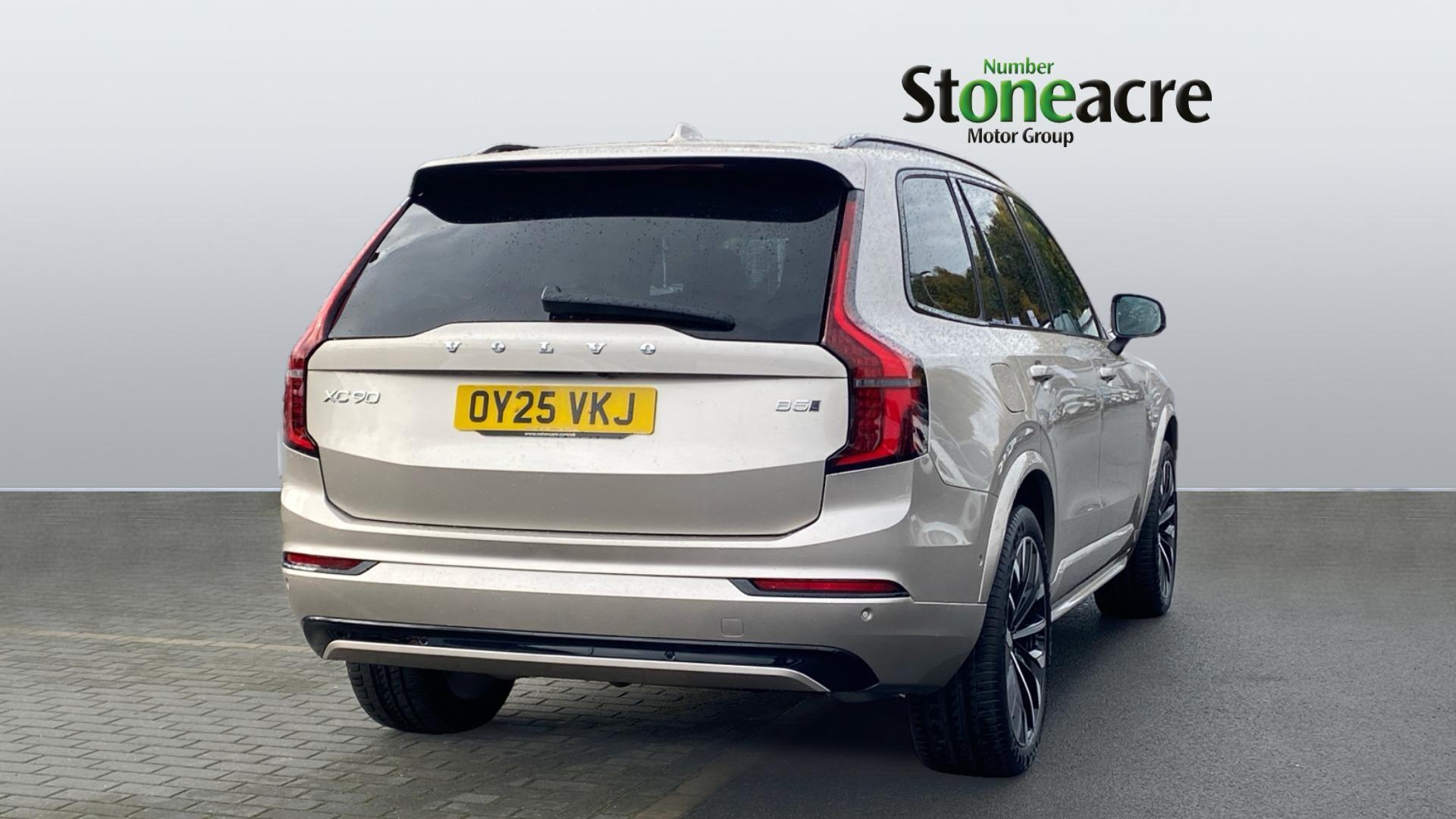 Volvo XC90 Image 2