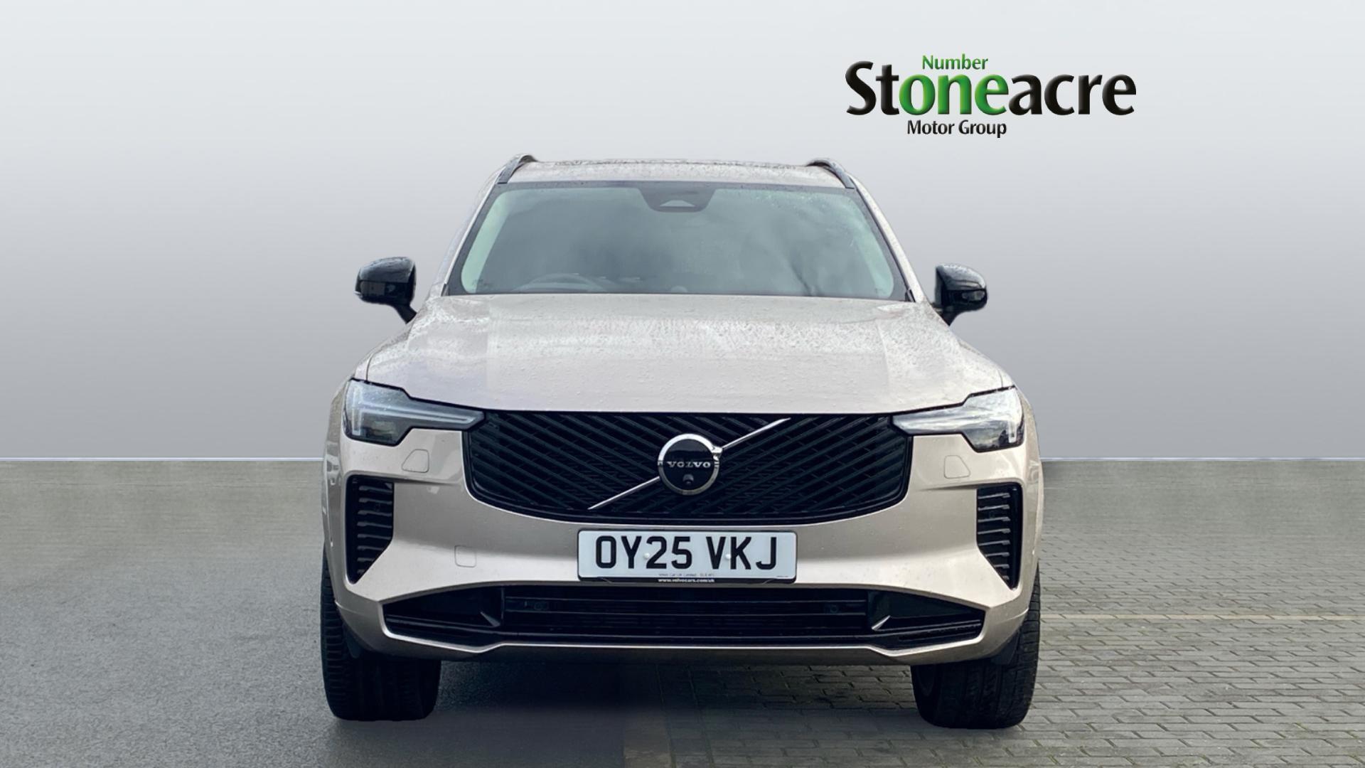 Volvo XC90 2.0 B5 MHEV Ultra Dark Auto 4WD Euro 6 (s/s) 5dr OY25VKJ Image 2