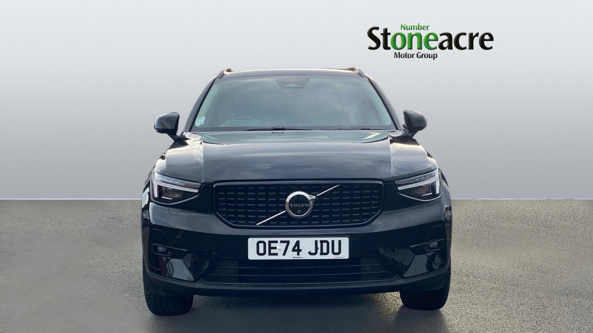 Volvo XC40 2.0 B3 MHEV Ultra Dark DCT Auto Euro 6 (s/s) 5dr OE74JDU Image 2