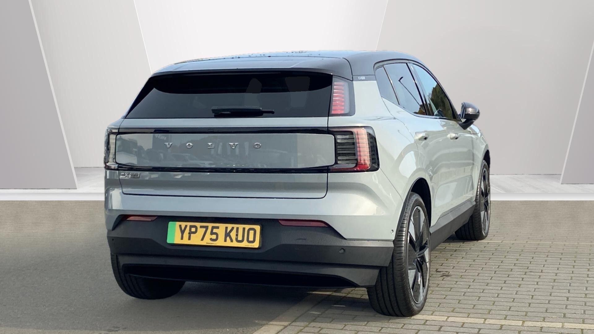 Volvo EX30 Single Motor Extended Range 69kWh Ultra Auto 5dr YP75KUO Image 2