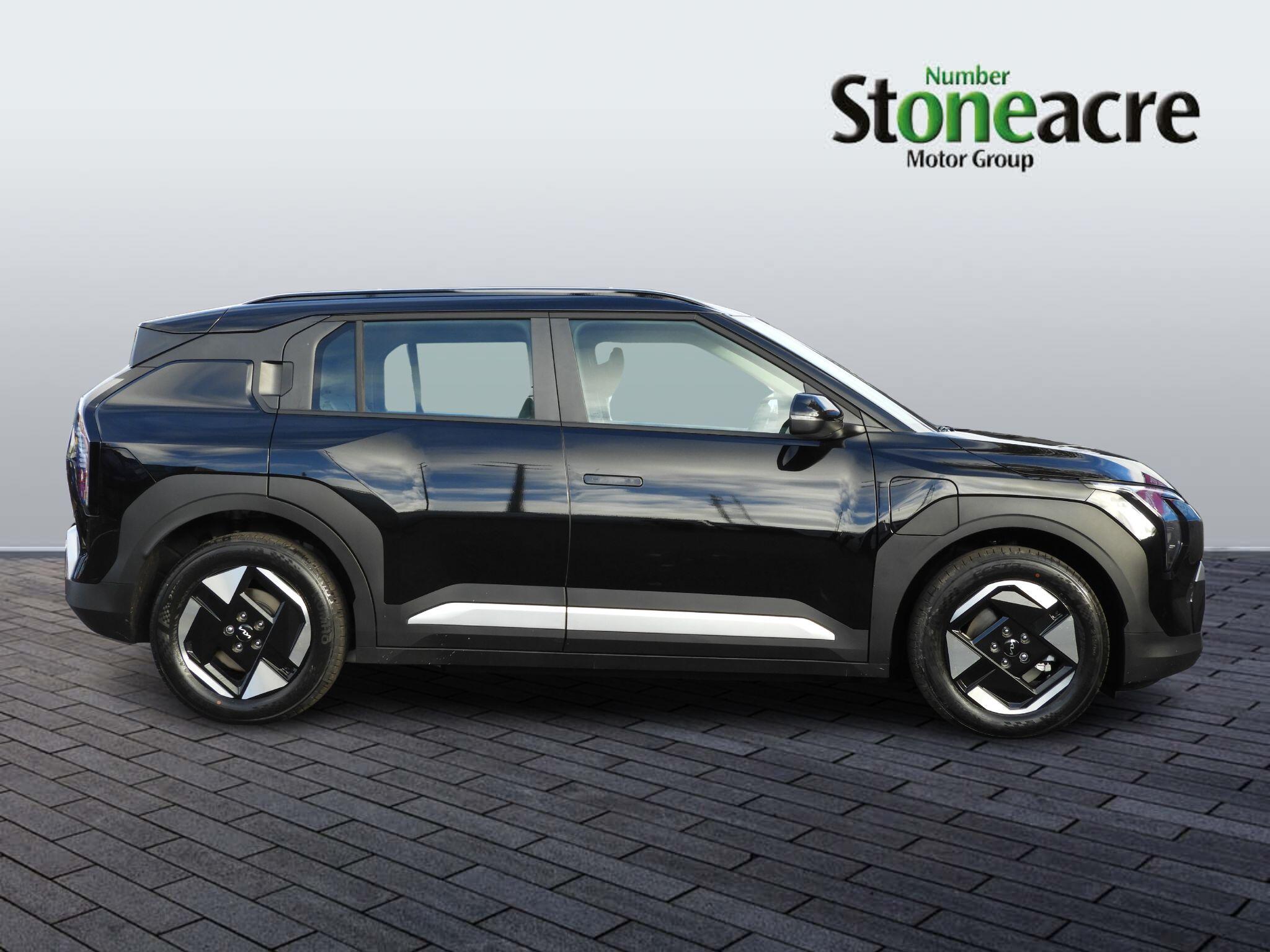 Kia EV3 81.4kWh Air Auto 5dr DV75LHZ Image 2