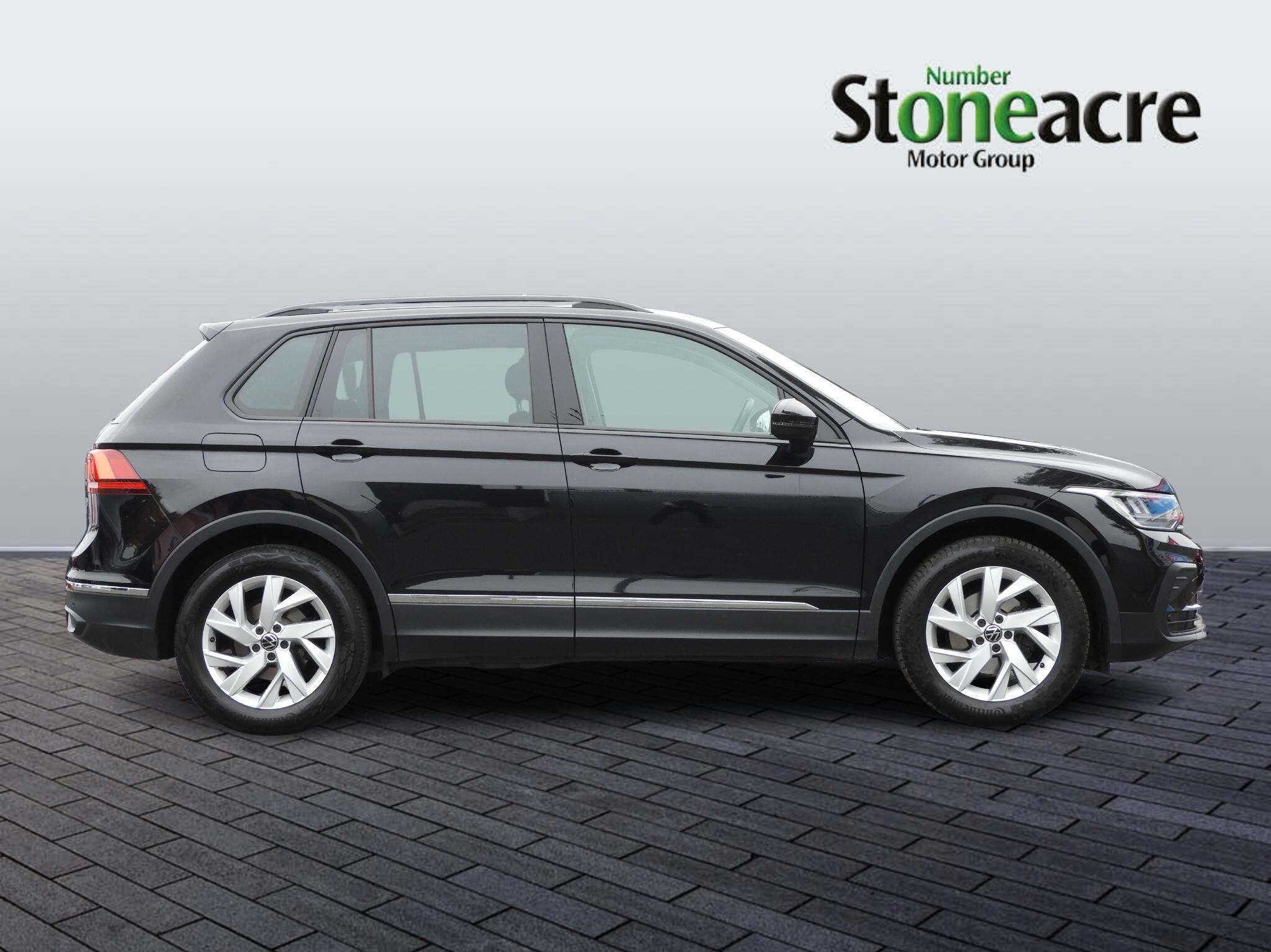 Volkswagen Tiguan 1.5 TSI 150 Life 5dr DX71YOA Image 2
