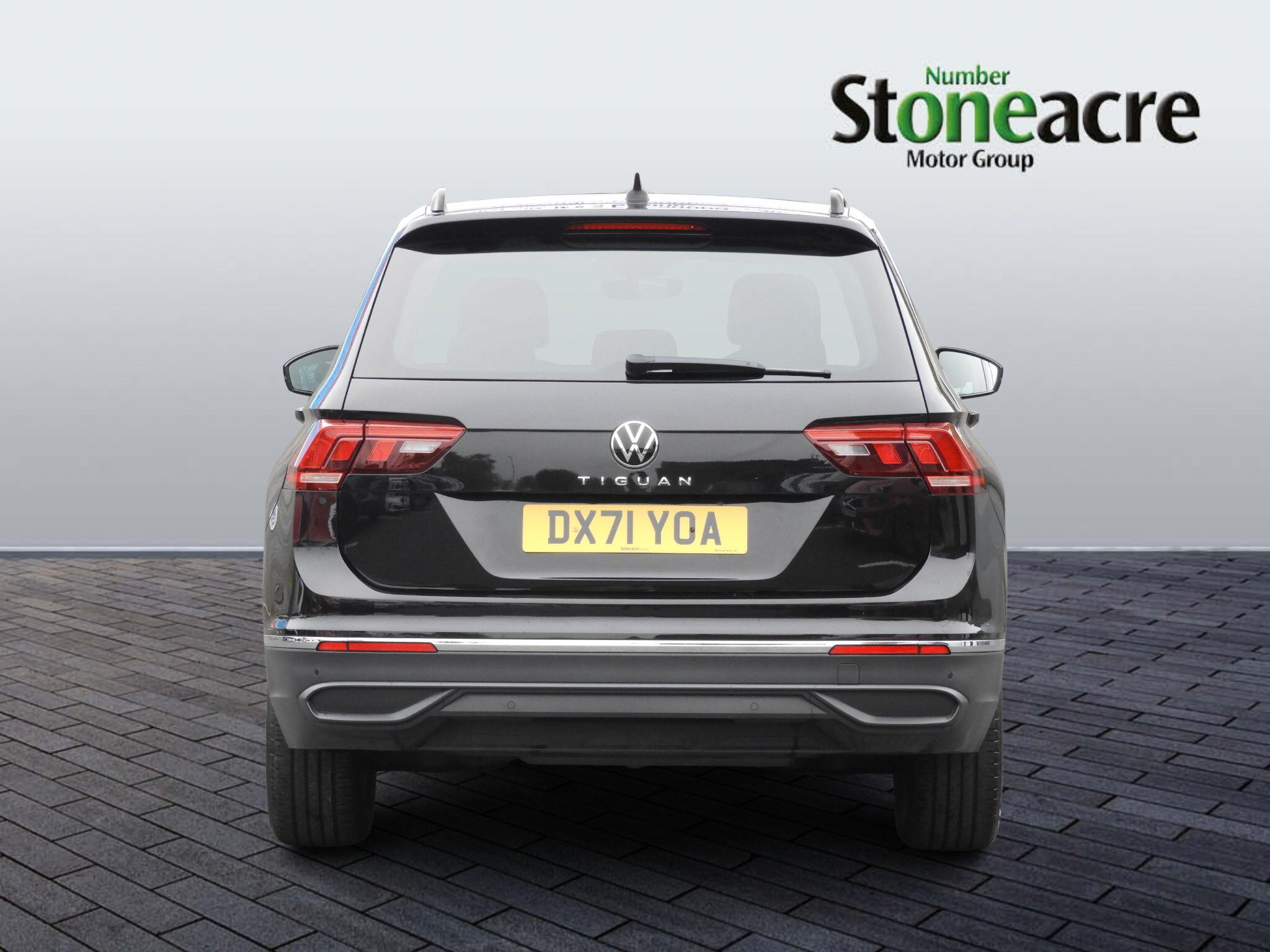 Volkswagen Tiguan 1.5 TSI 150 Life 5dr DX71YOA Image 3