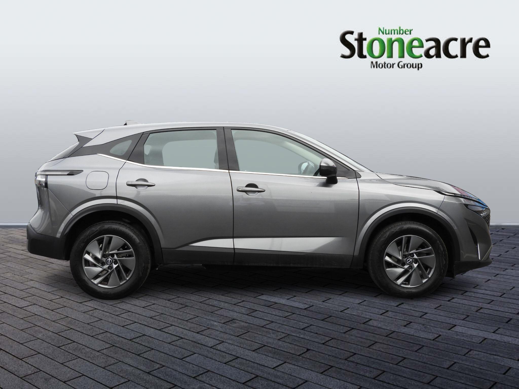 Nissan Qashqai 1.3 DIG-T MHEV Acenta Premium XTRON Euro 6 (s/s) 5dr DS74UHC Image 2