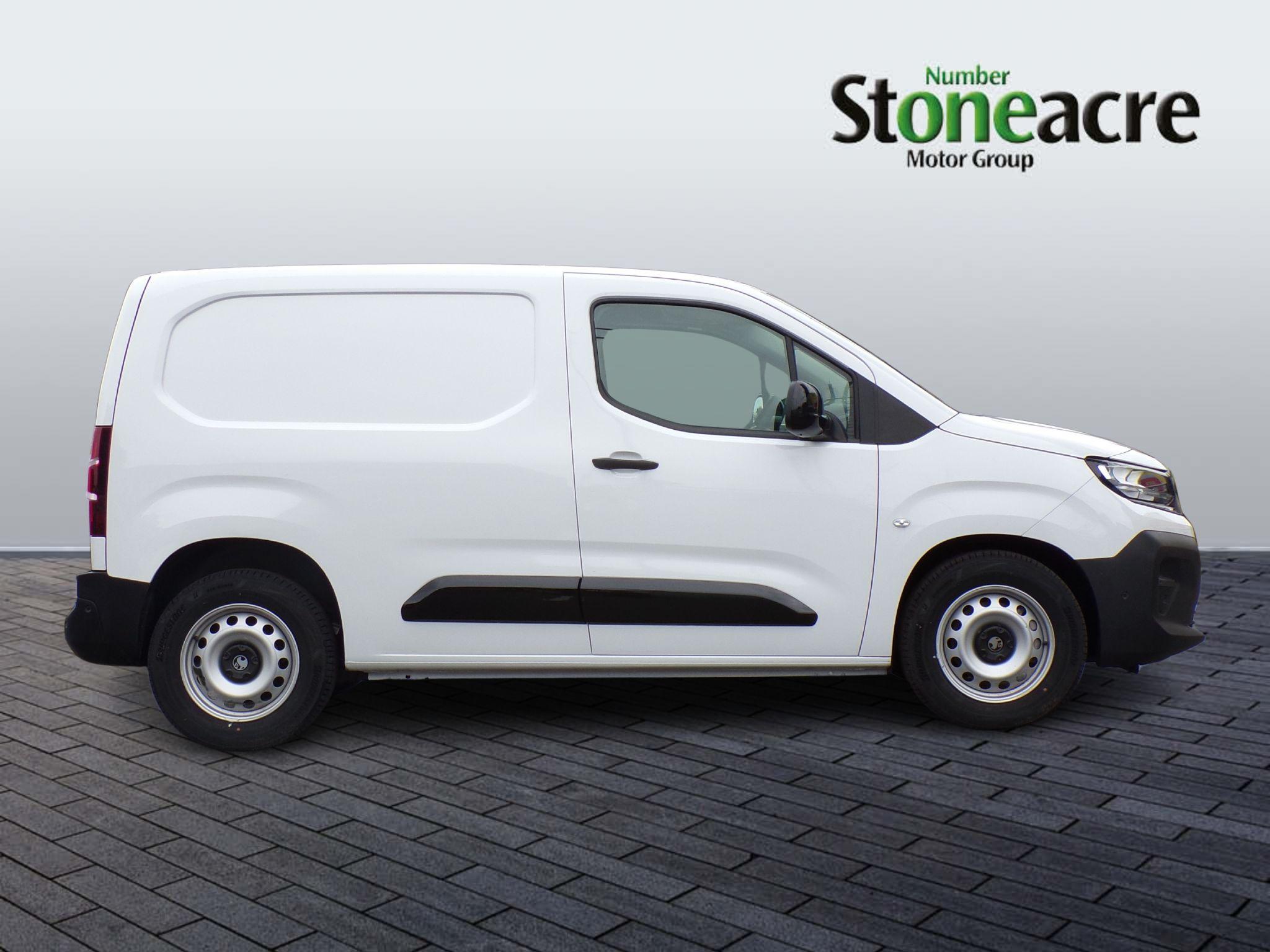 Vauxhall Combo Electric Image 2