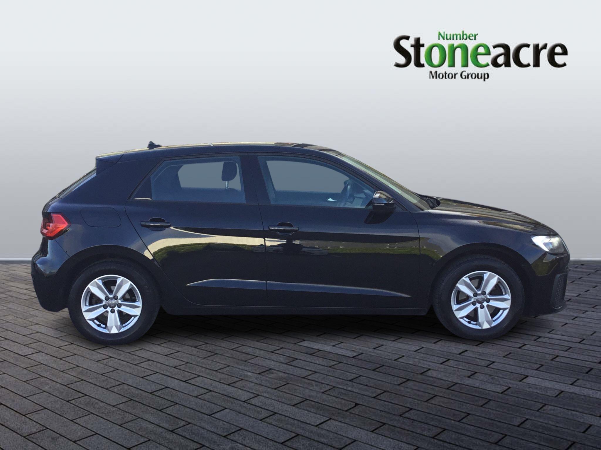 Audi A1 1.0 TFSI 30 SE Sportback Euro 6 (s/s) 5dr RK19PNL Image 2