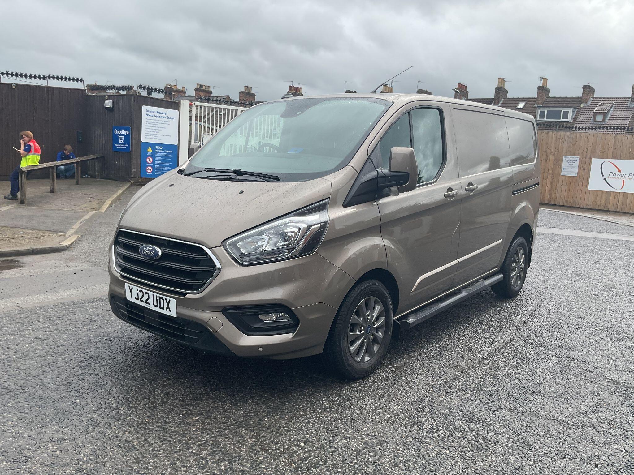 Ford Transit Custom Image 3