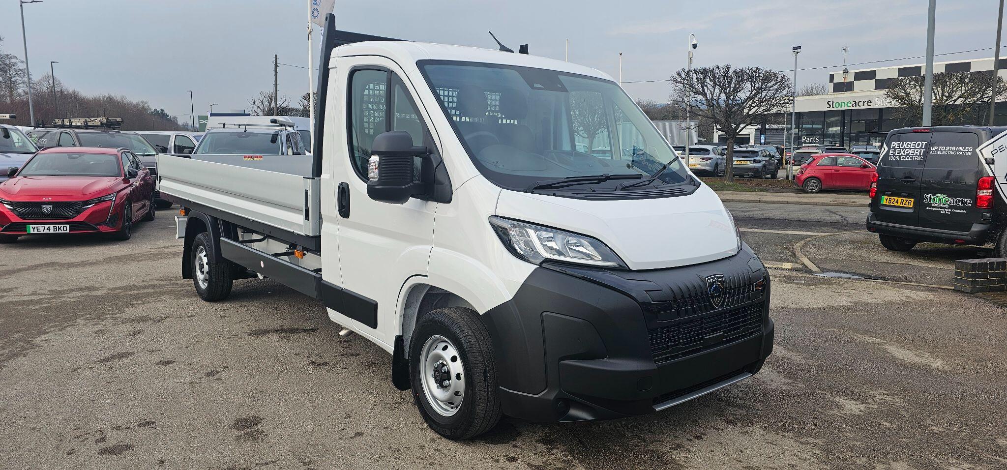 Peugeot Boxer 2.2 BlueHDi 335 Professional L3 Euro 6 (s/s) 2dr null Image 1