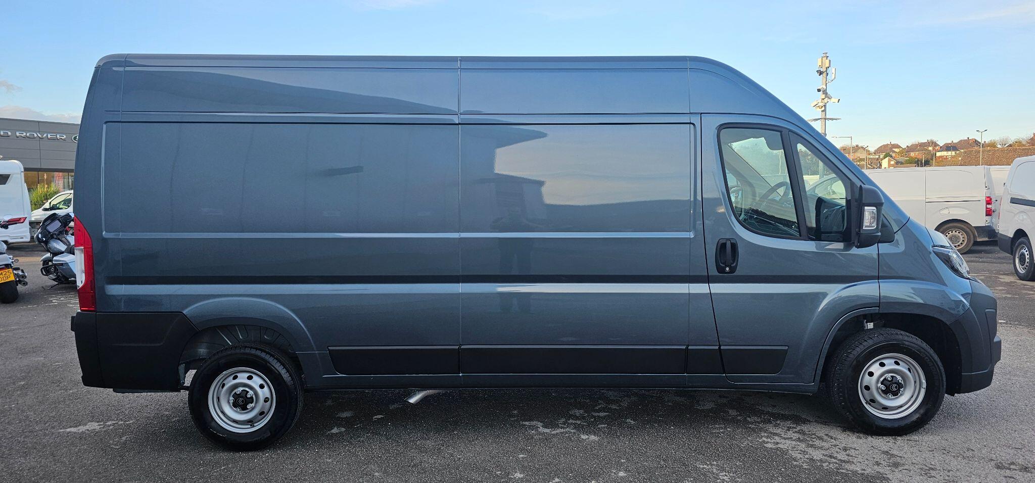 Citroen Relay 2.2 BlueHDi 35 Enterprise L3 H2 Euro 6 (s/s) 5dr null Image 2