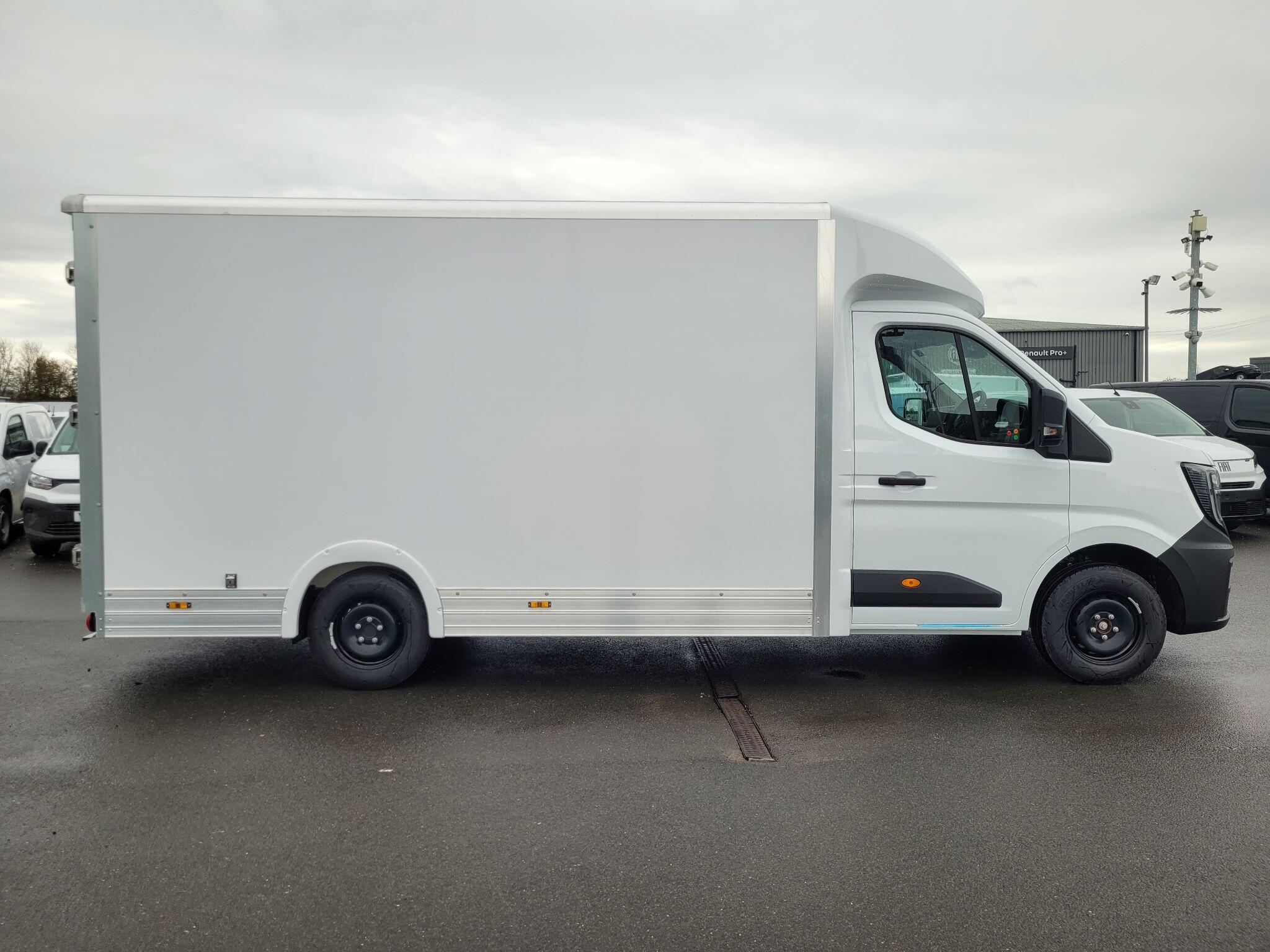 Renault Master 2.0 dCi LL35 Advance LoLoader Luton Manual L3 H1 Euro 6 (s/s) 2dr Image 1