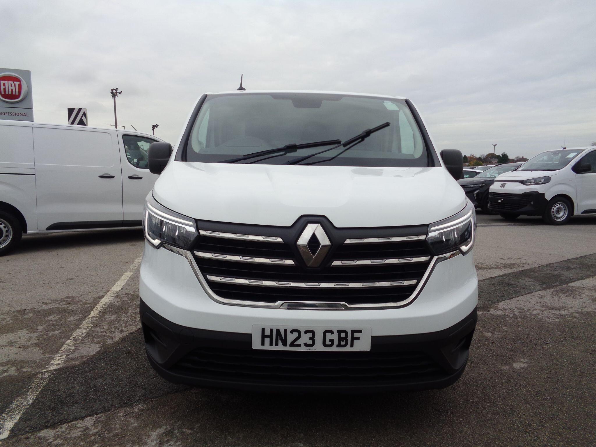 Renault Trafic 2.0 dCi Blue 28 Business+ SWB Euro 6 (s/s) 5dr HN23GBF Image 2