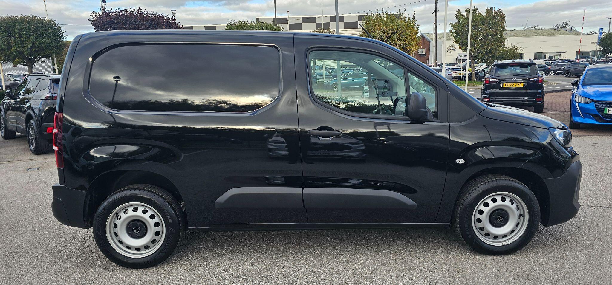 Peugeot Partner 1.5 BlueHDi 1000 Professional-Plus Standard Panel Van SWB Euro 6 (s/s) 5dr YC75XJZ Image 2