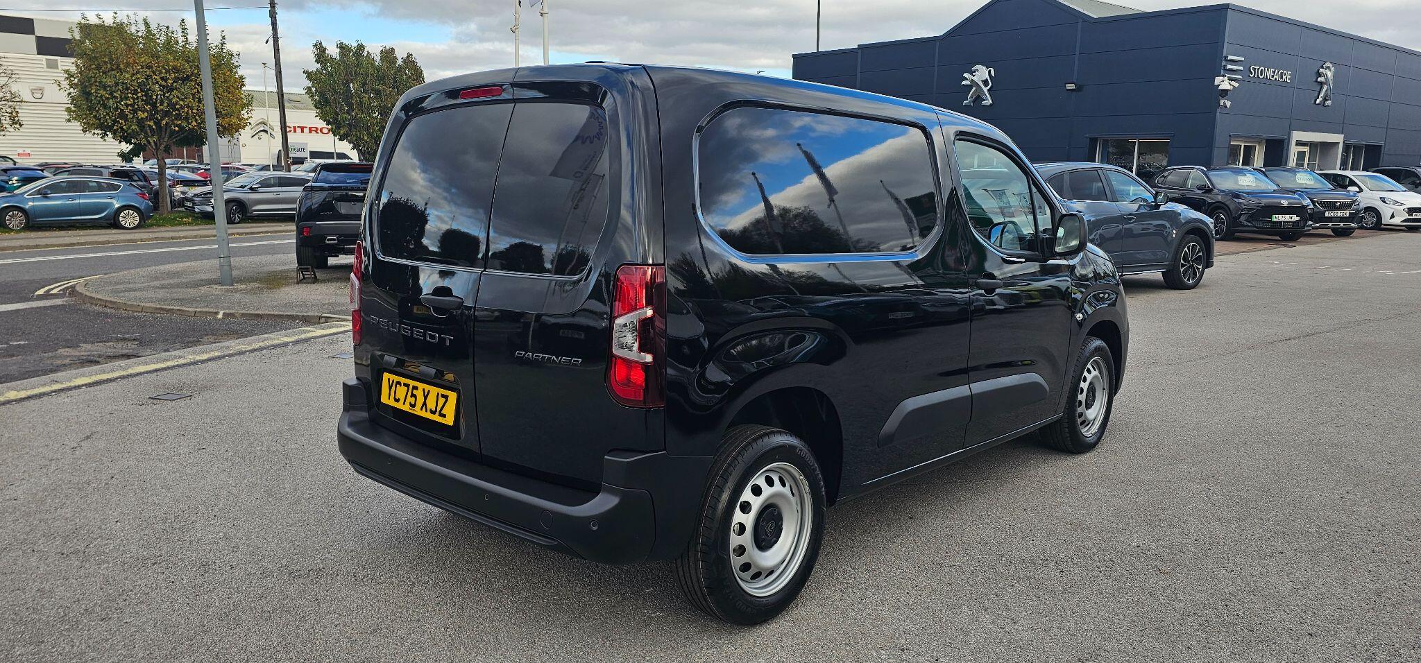 Peugeot Partner 1.5 BlueHDi 1000 Professional-Plus Standard Panel Van SWB Euro 6 (s/s) 5dr YC75XJZ Image 3