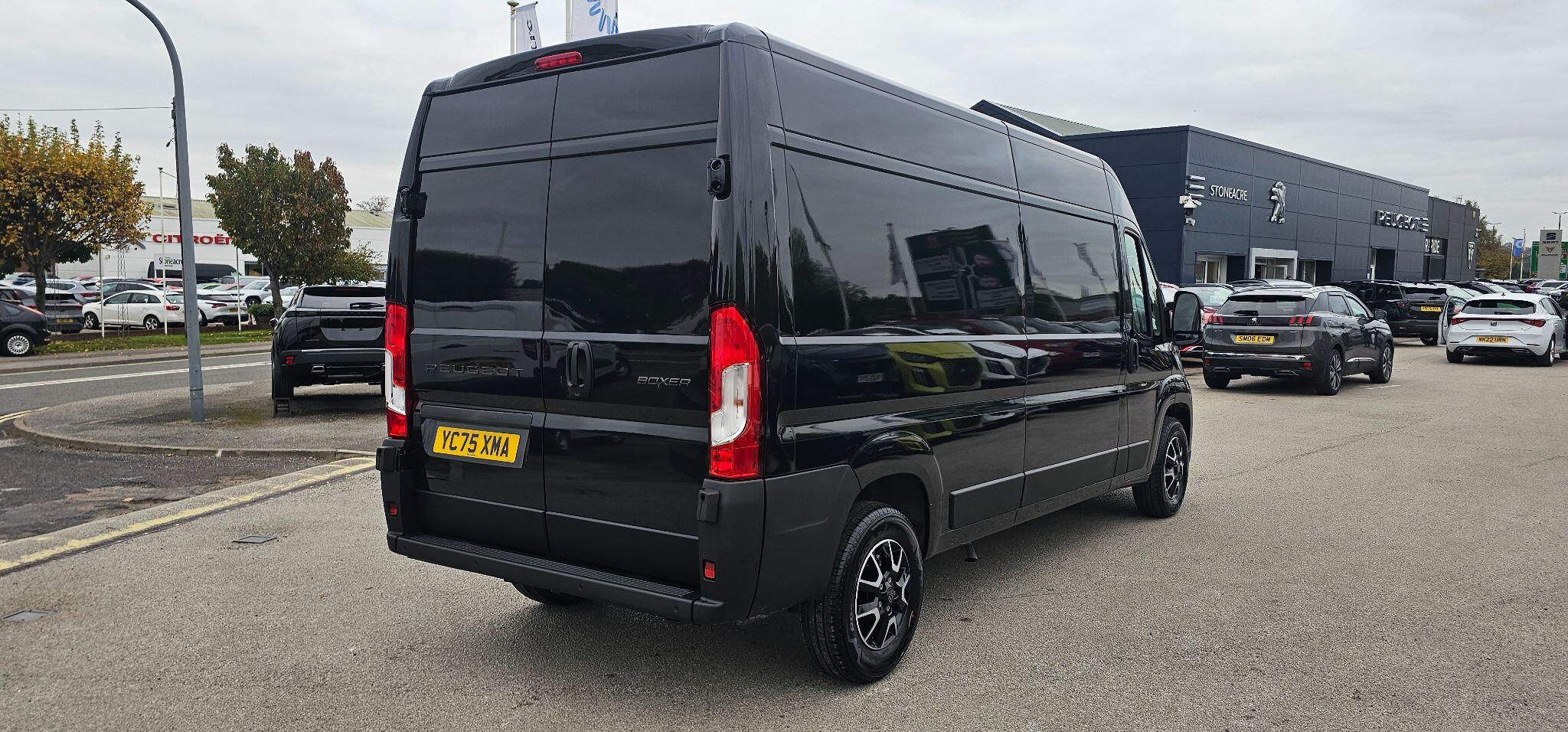 Peugeot Boxer 2.2 BlueHDi 335 Professional Manual L3 H2 Euro 6 (s/s) 5dr YC75XMA Image 3