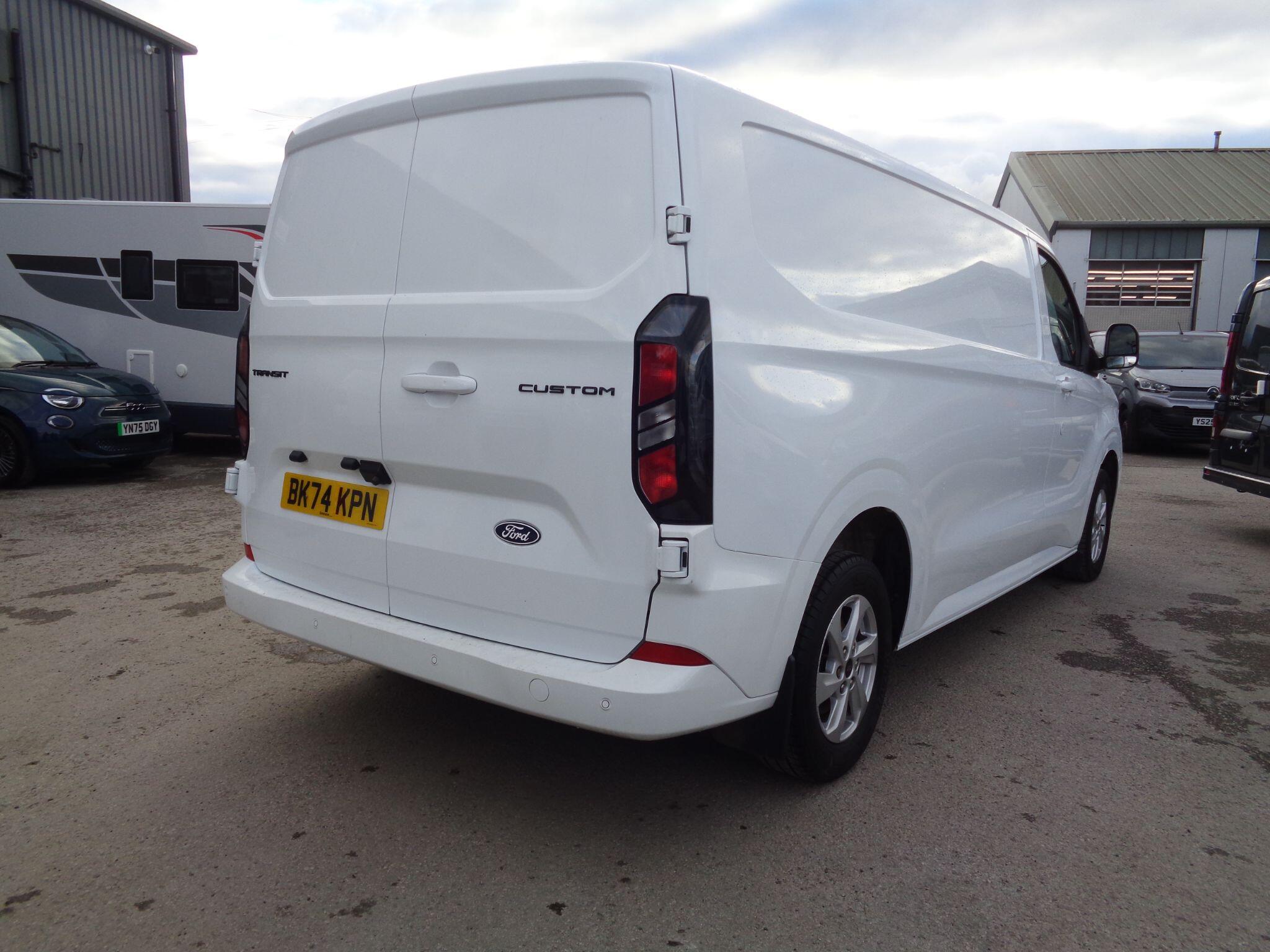 Ford Transit Custom Image 3