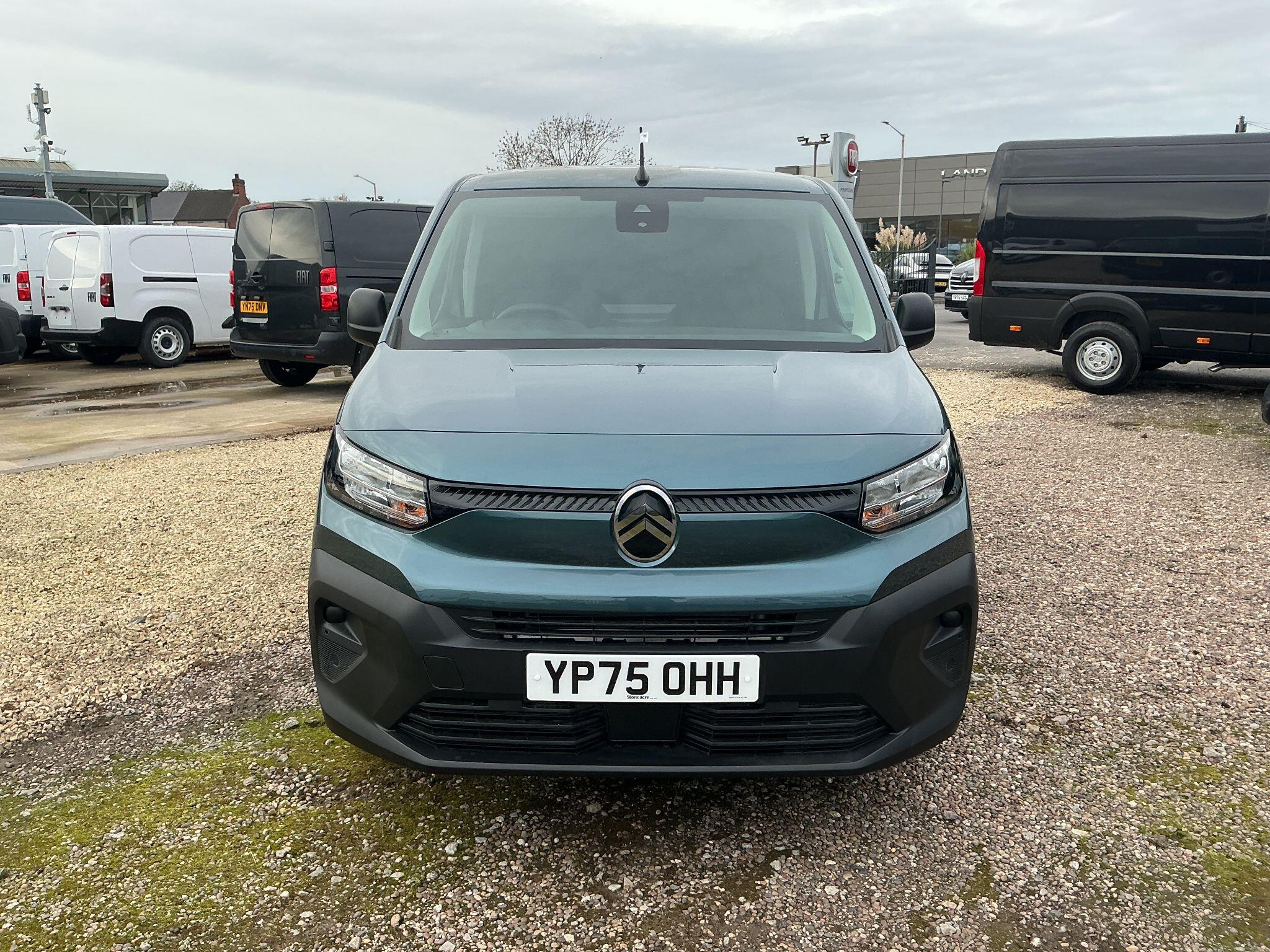 Citroen Berlingo Crew Van 1.5 BlueHDi 850 Enterprise XL Crew Van LWB Euro 6 (s/s) 6dr YP75OHH Image 2