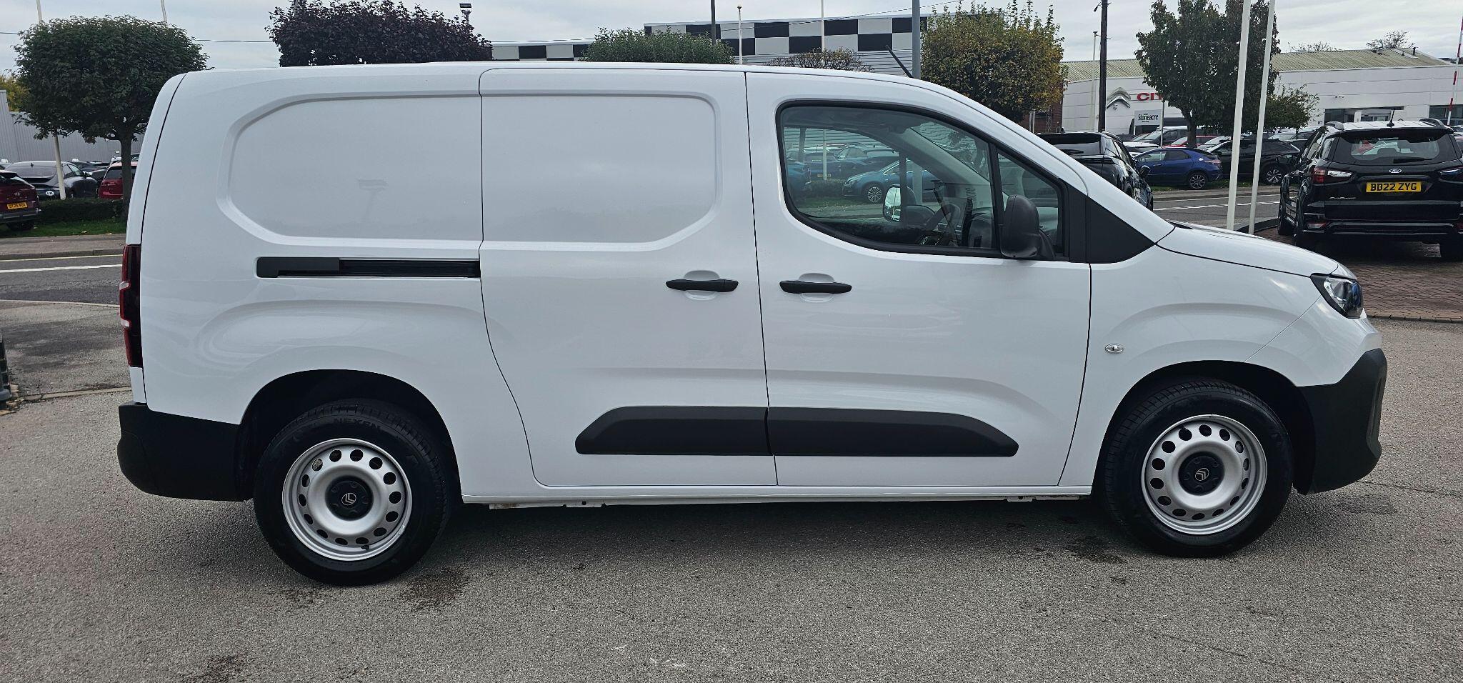 Citroen Berlingo Crew Van 1.5 BlueHDi 850 Enterprise XL Crew Van LWB Euro 6 (s/s) 6dr YP75OHB Image 2