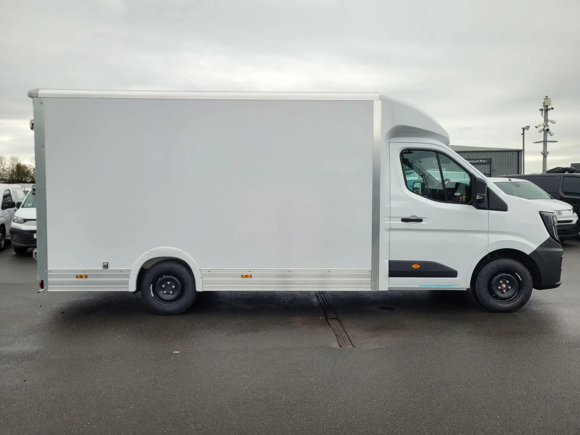 Renault Master 2.0 dCi LL35 Advance LoLoader Luton Manual L3 H1 Euro 6 (s/s) 2dr Image 2