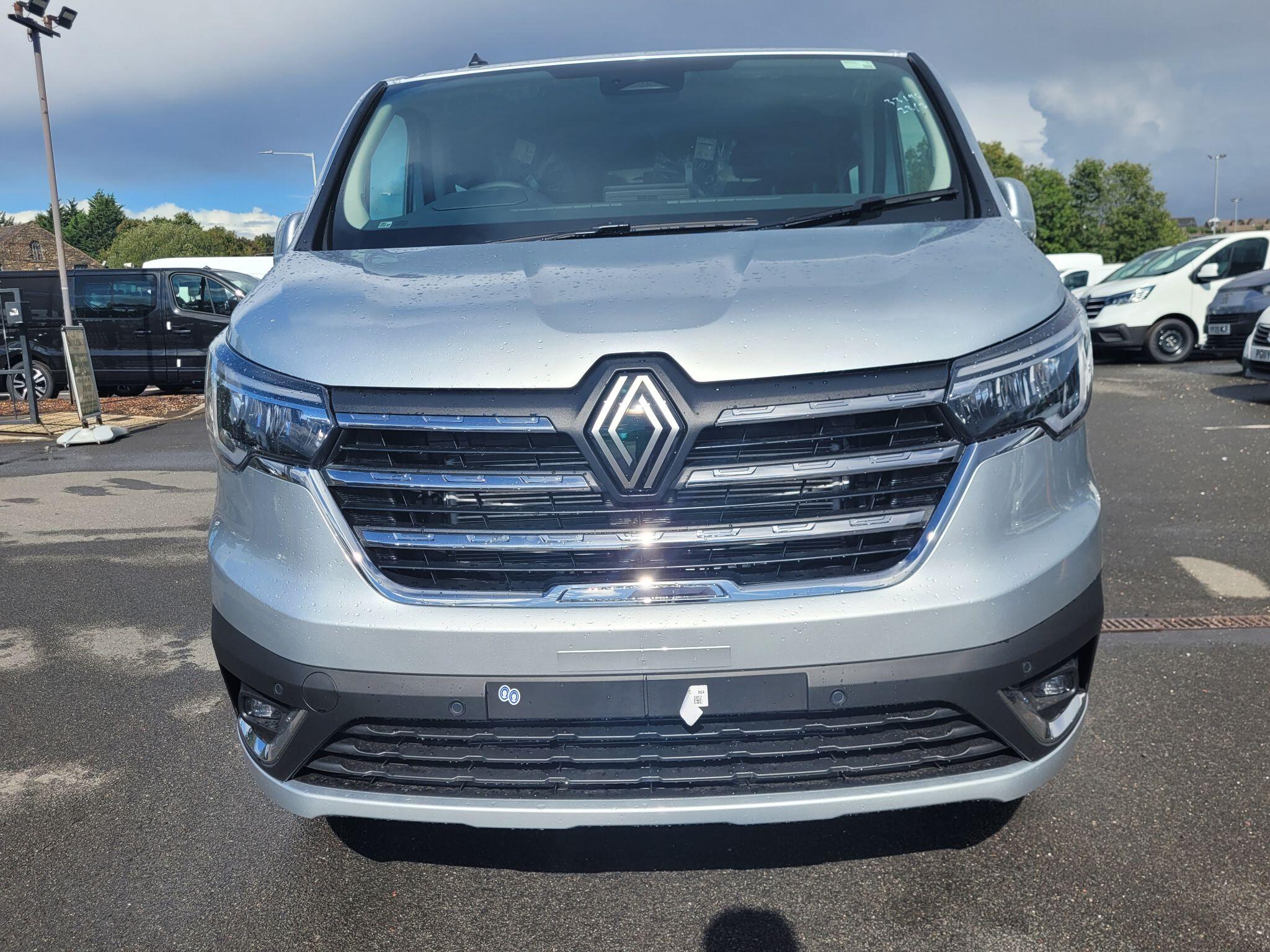 Renault Trafic Image 2