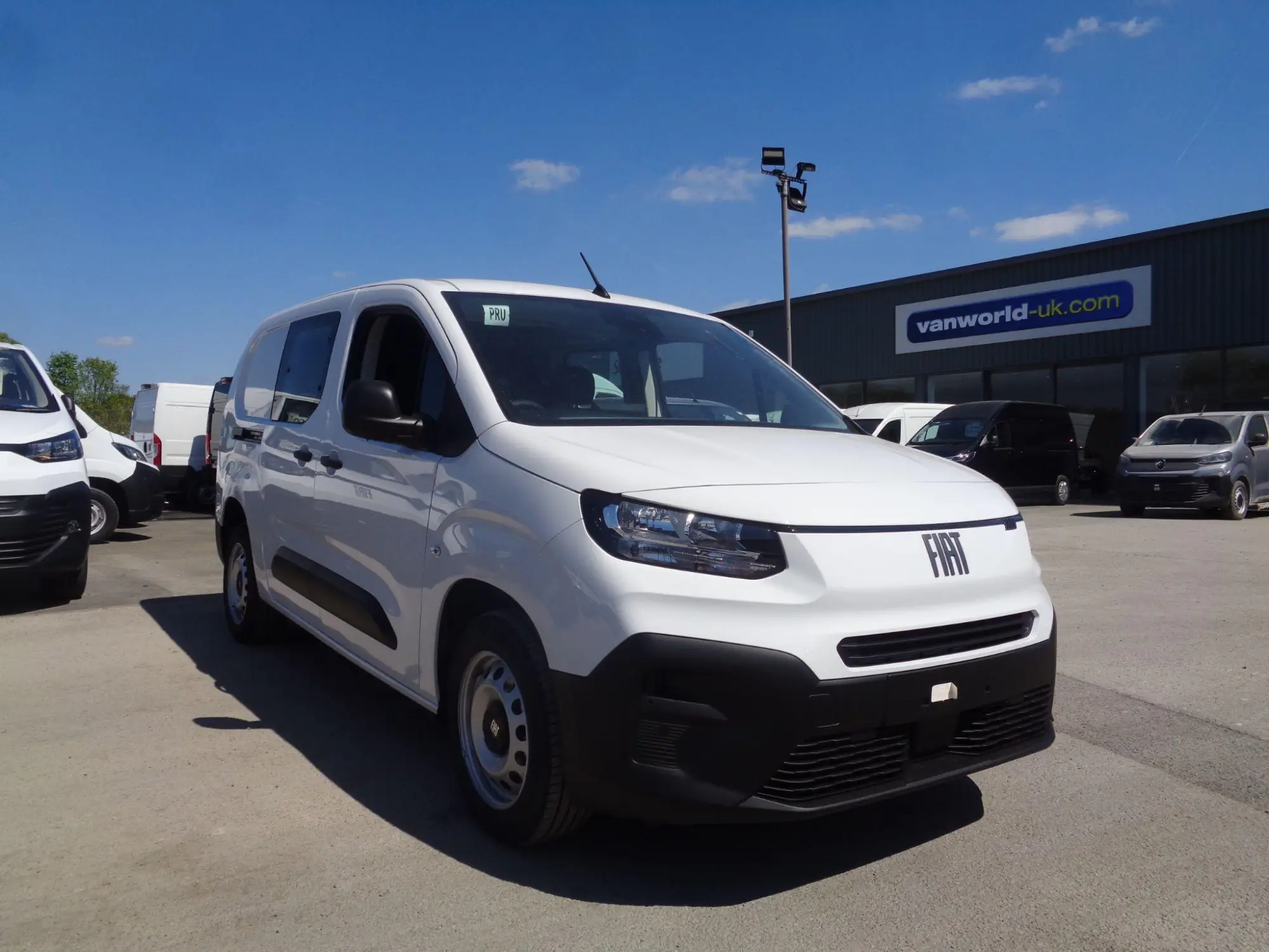 Fiat Doblo Panel Van 1.5 Multijet3 1000Kg Manual Maxi LWB Euro 6 (s/s) 6dr Image 1