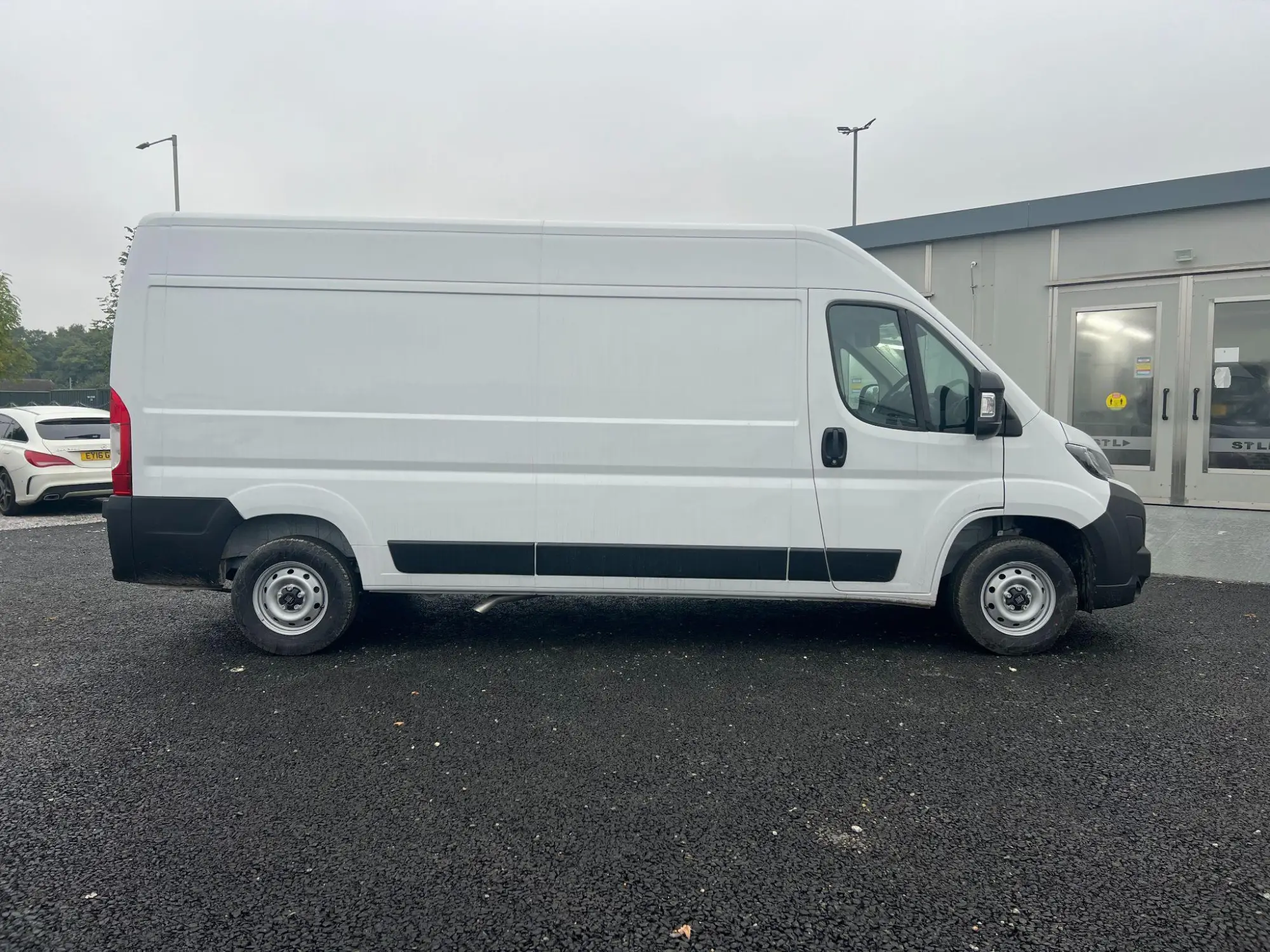 Fiat Ducato Panel Van Image 2