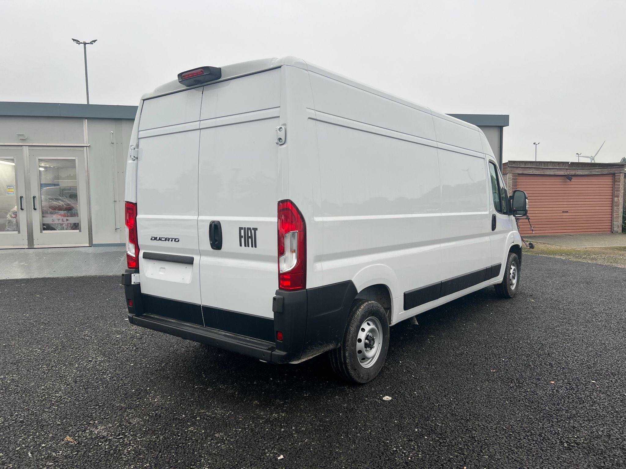 Fiat Ducato Panel Van 2.2 MultijetIII 35 L3 H2 Euro 6 (s/s) 5dr null Image 3