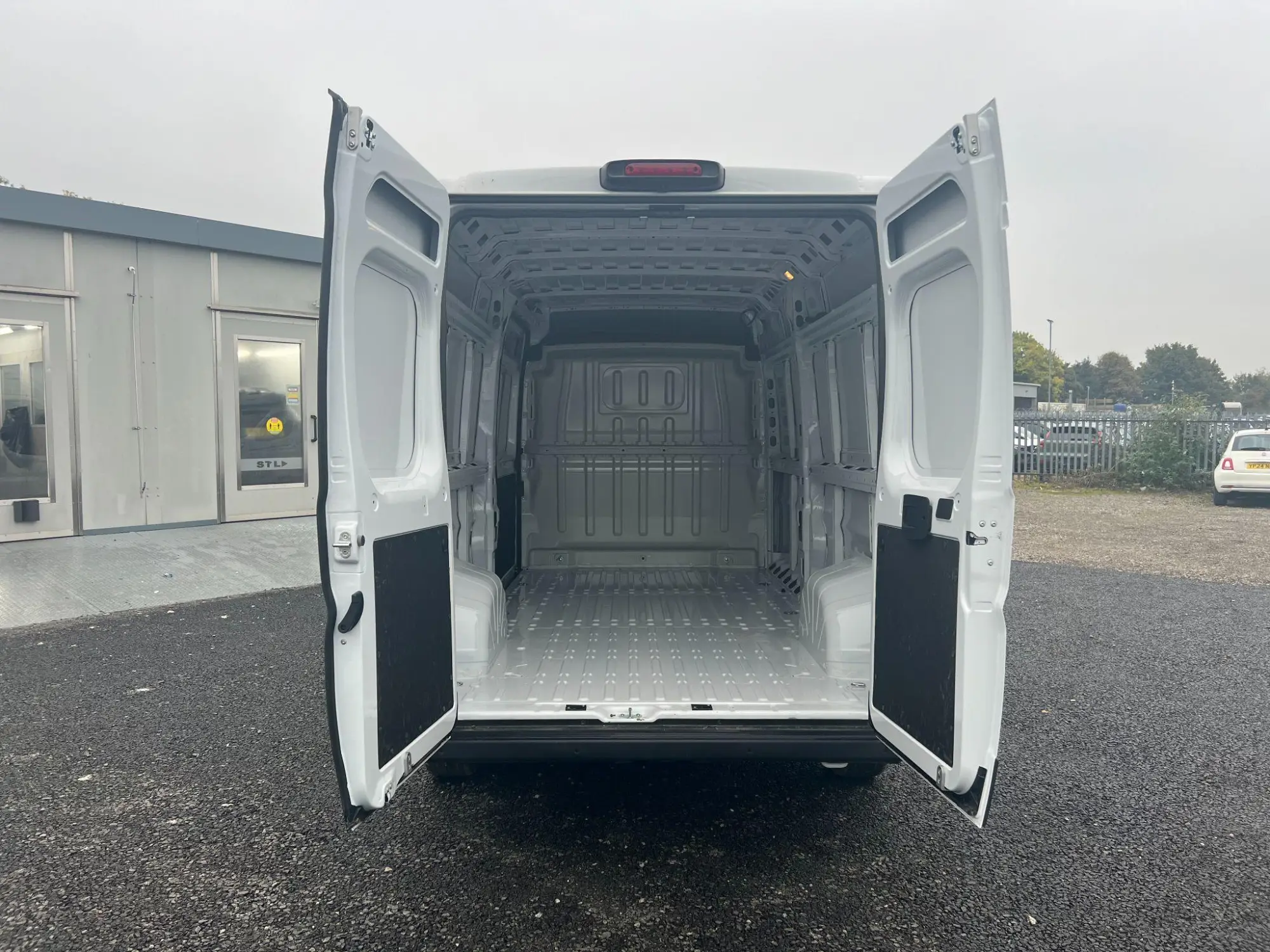 Fiat Ducato Panel Van Image 10