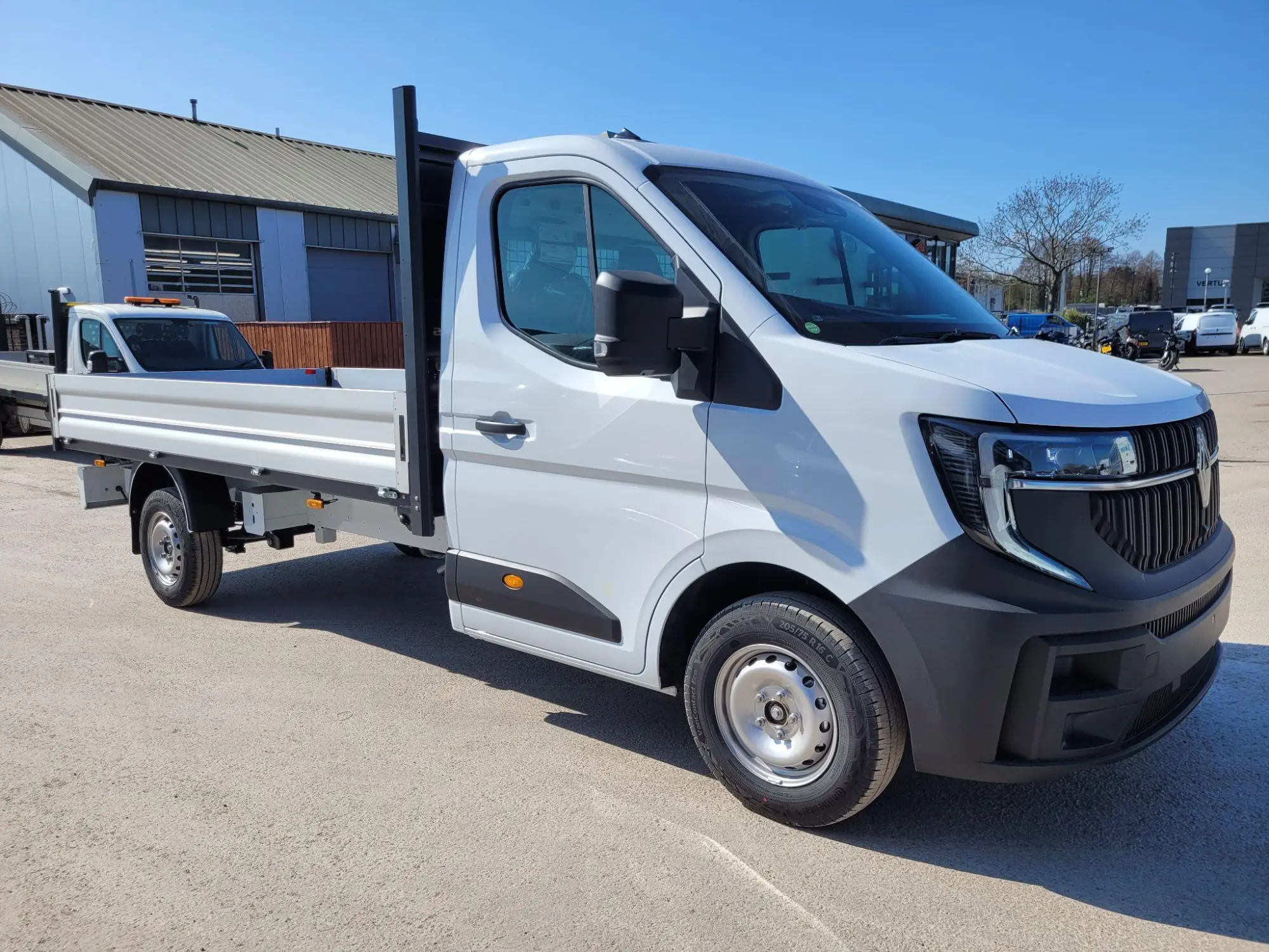 Renault Master 2.0 dCi 35 Advance LWB Euro 6 (s/s) 2dr (Rear Corner Pillars) Image 1
