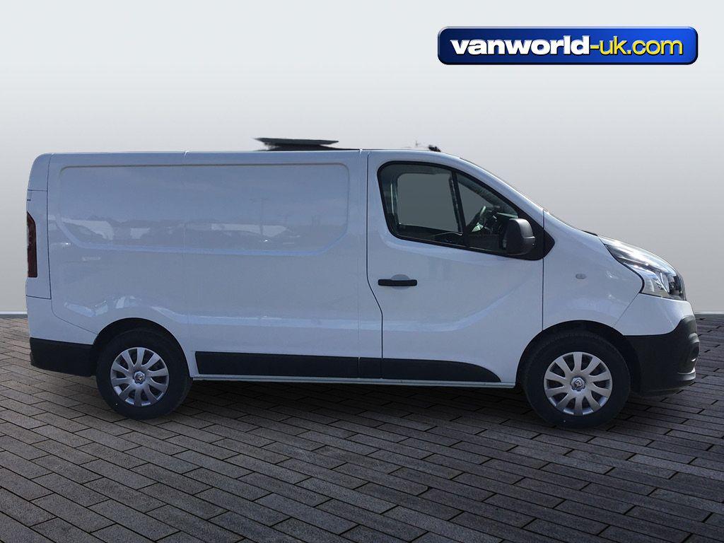 Renault Trafic 2.0 dCi Blue 30 Advance SWB Euro 6 (s/s) 5dr YT74AUF Image 2