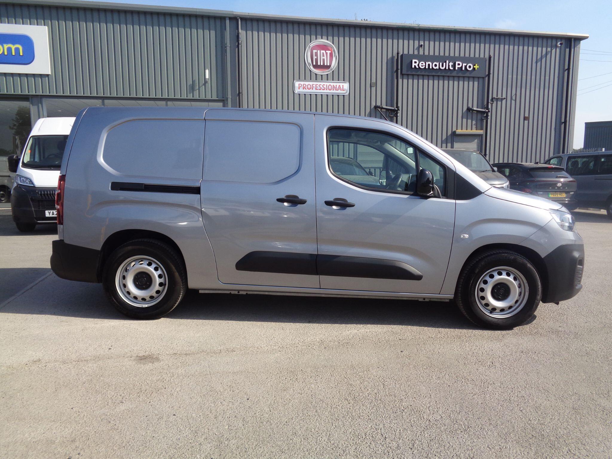Fiat E-Doblo Panel Van 50kWh Maxi Auto LWB 6dr (7.4kW OBC) YN74GAA Image 2